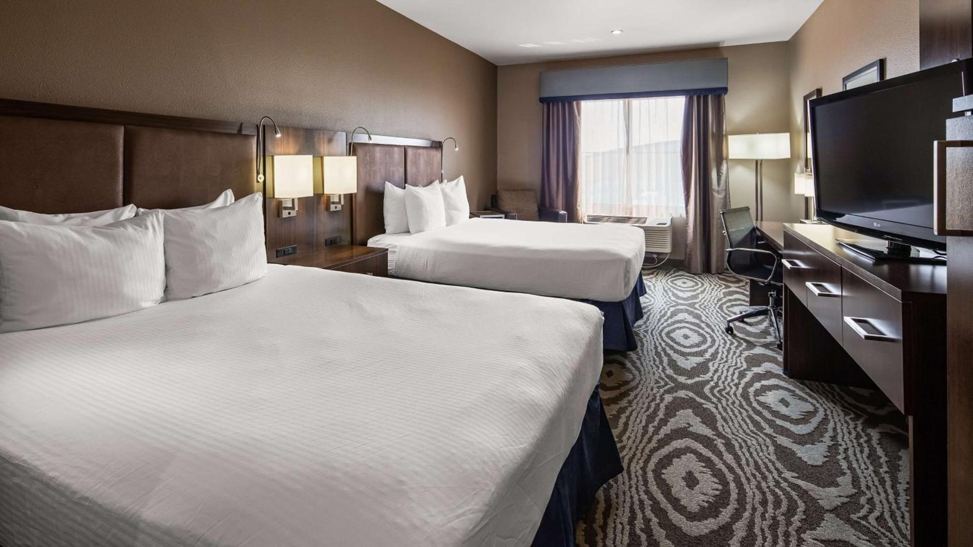 Best Western Plus Williston Hotel & Suites photo 4