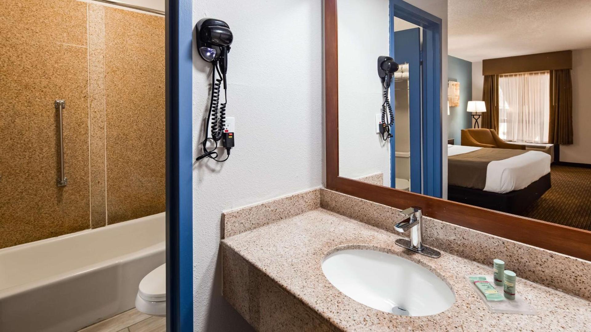 Best Western Emporia photo 16