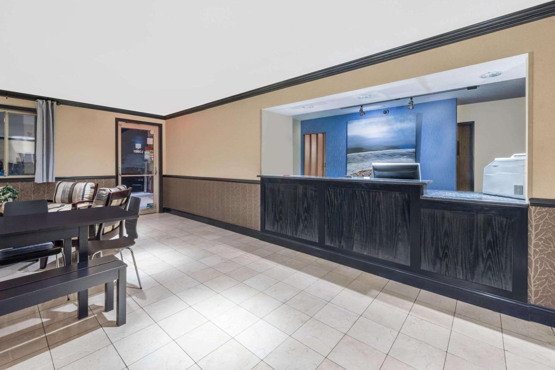 Super 8 by Wyndham Hanover photo 36
