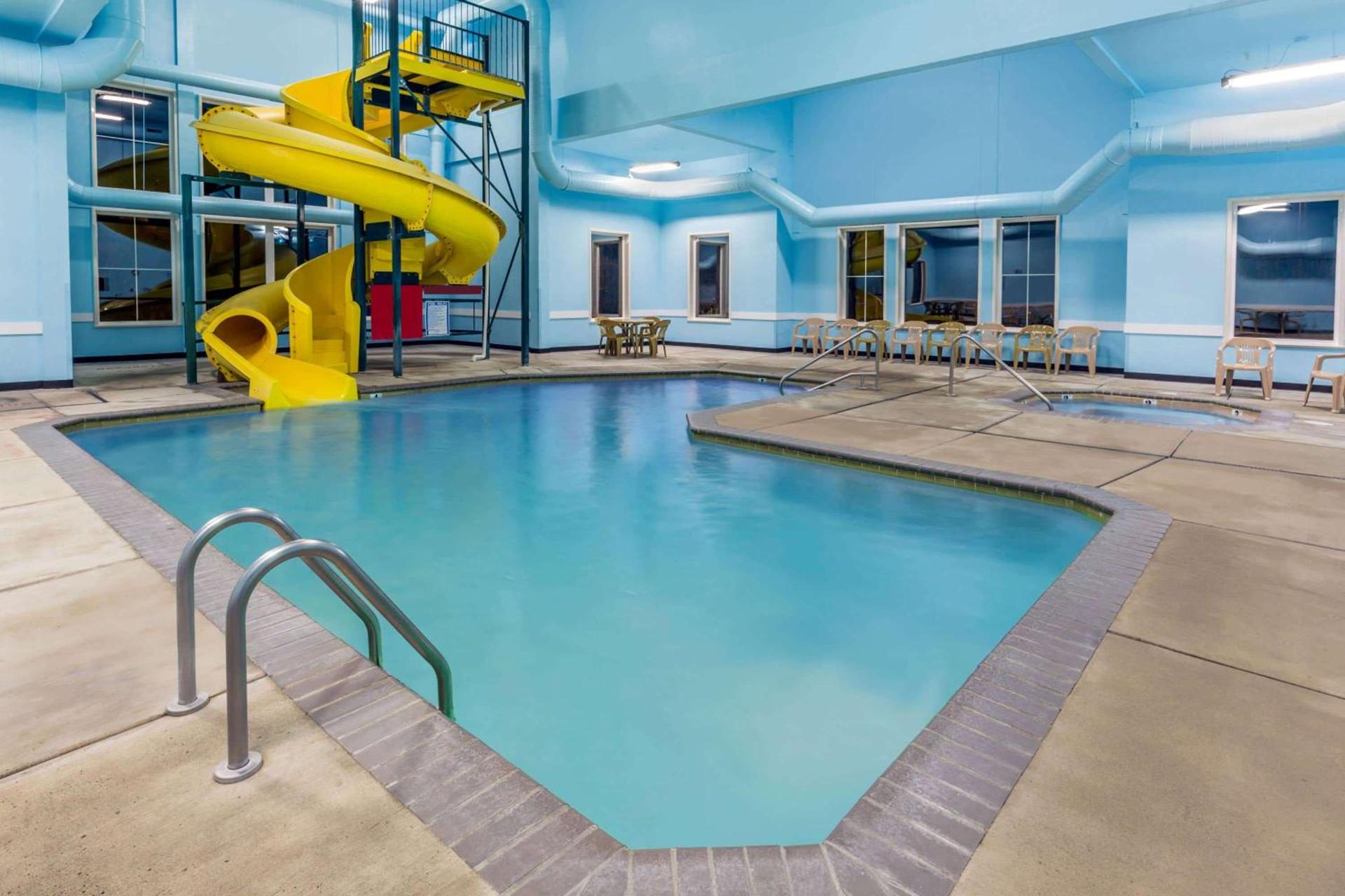 Super 8 by Wyndham Central Pt Medford photo 4