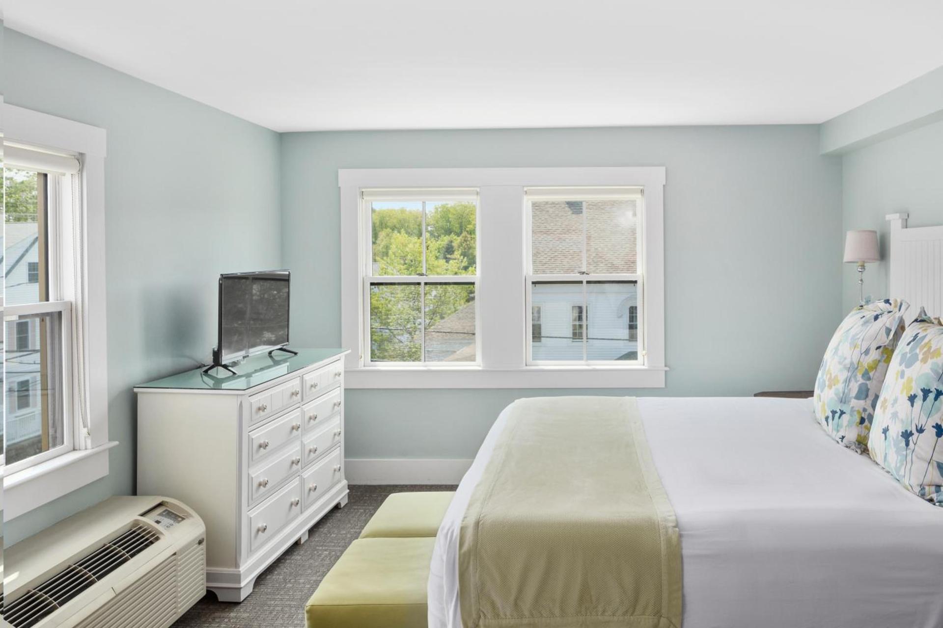 Colonial Inn photo 63