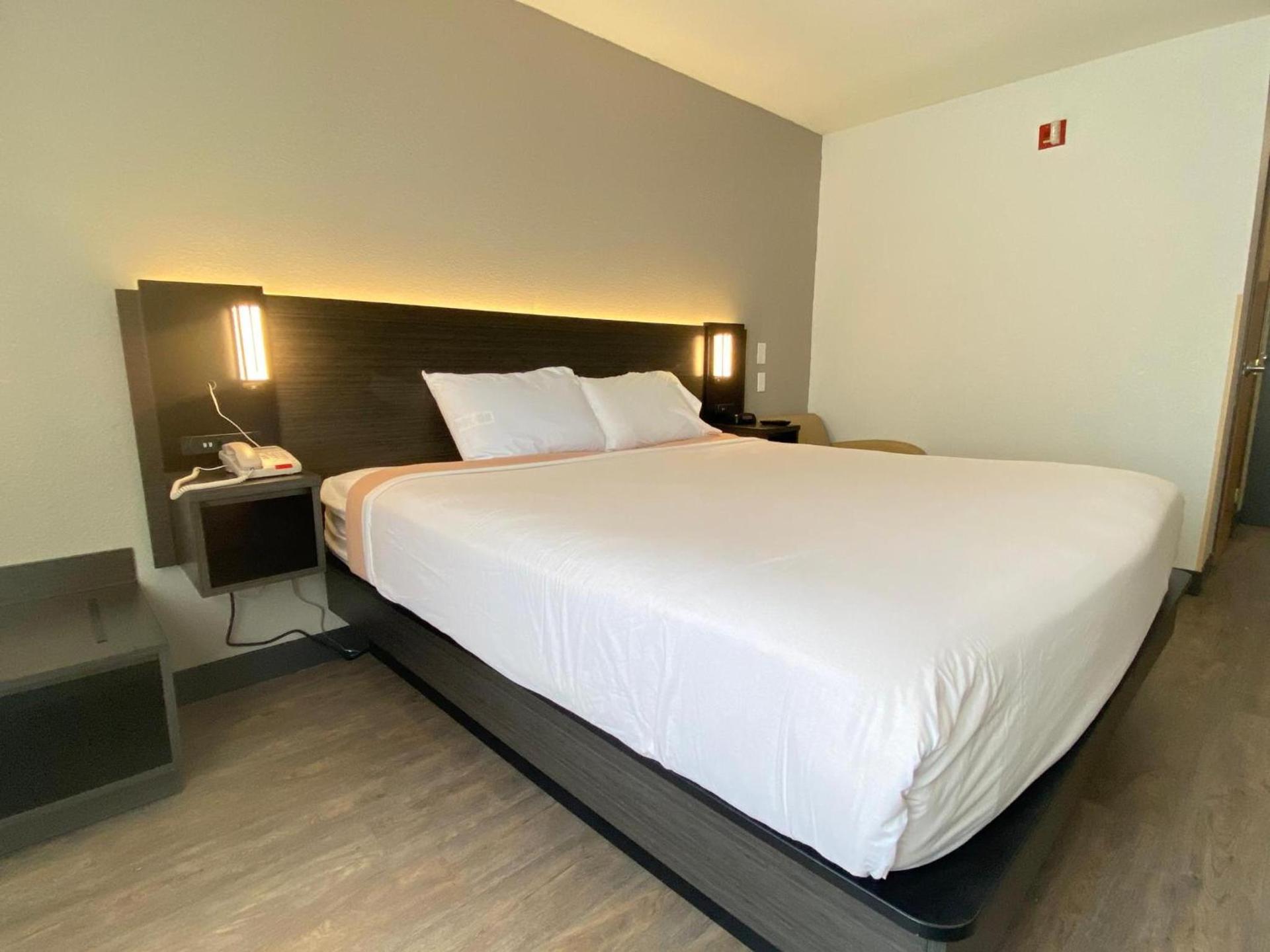 Pinetop Studio Suites photo 21