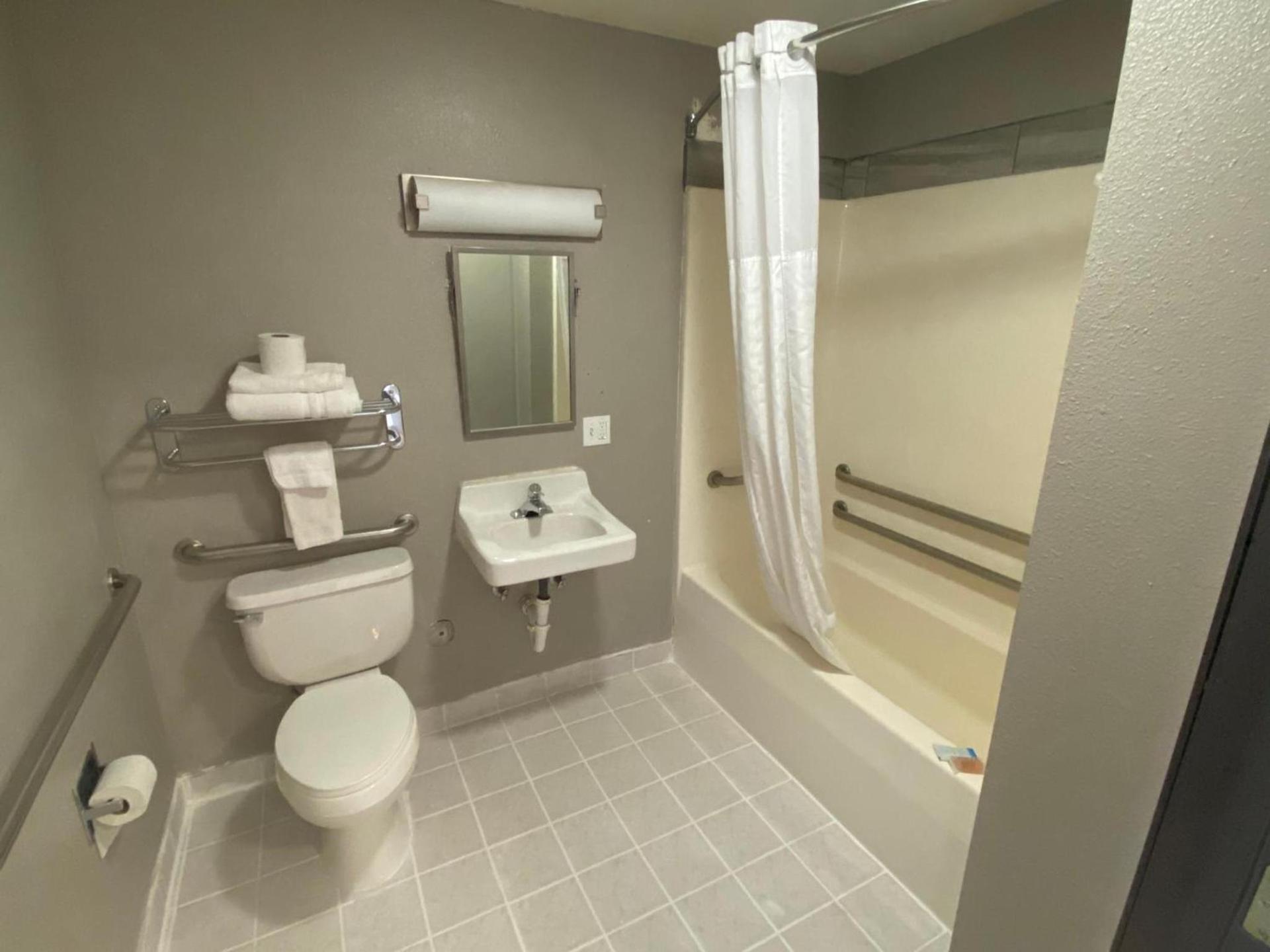 Pinetop Studio Suites photo 22