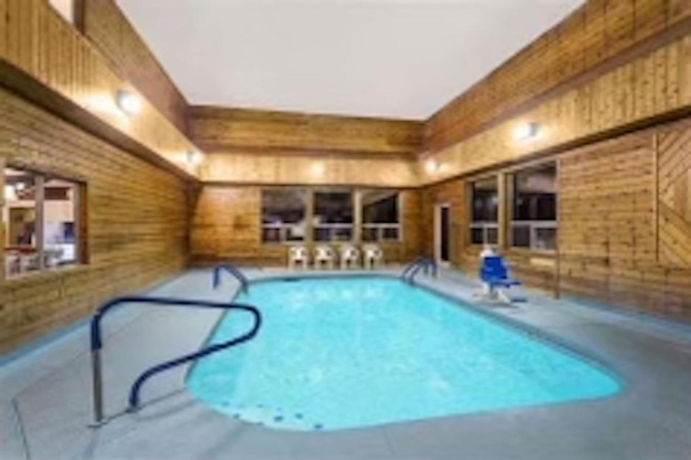 Pinetop Studio Suites photo 28