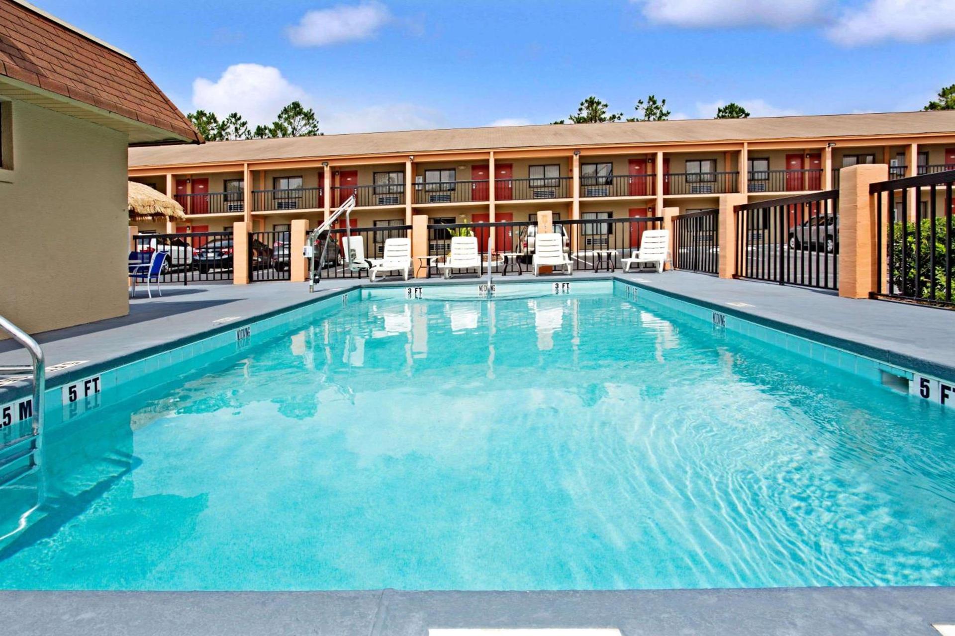 Super 8 by Wyndham Kissimmee/Maingate/Orlando Area photo 3