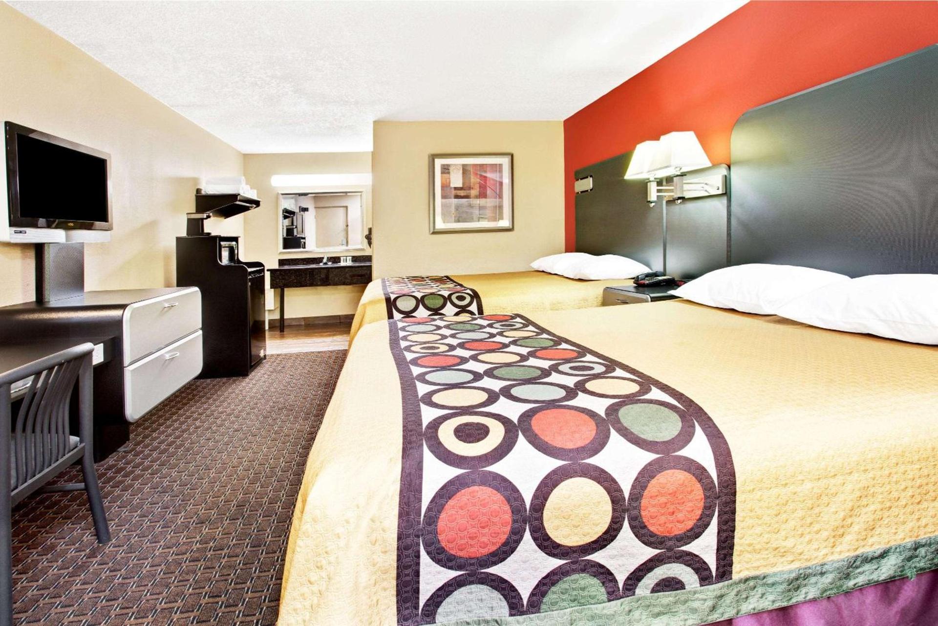 Super 8 by Wyndham Kissimmee/Maingate/Orlando Area photo 6
