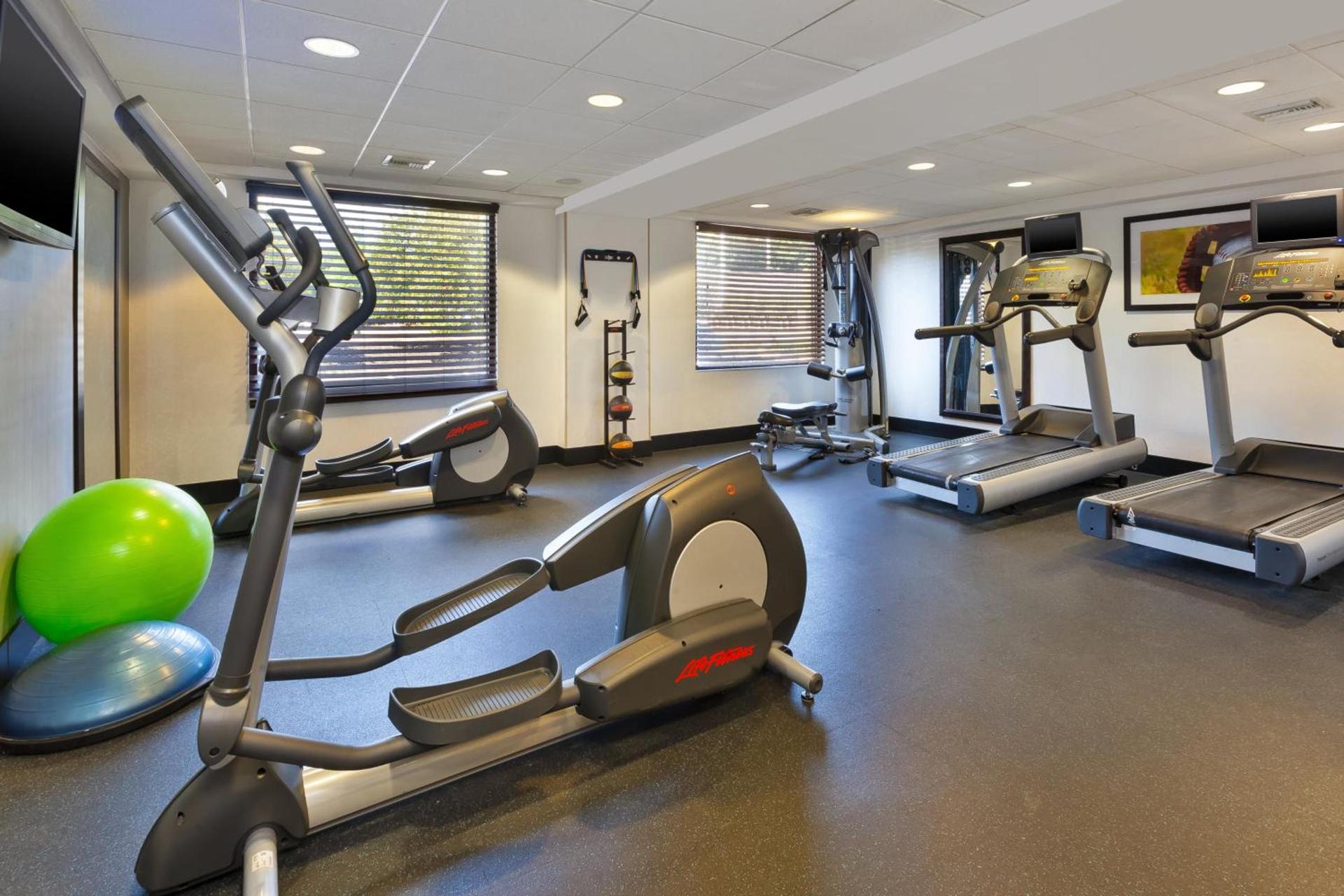 Holiday Inn Express - Waldorf by IHG photo 11