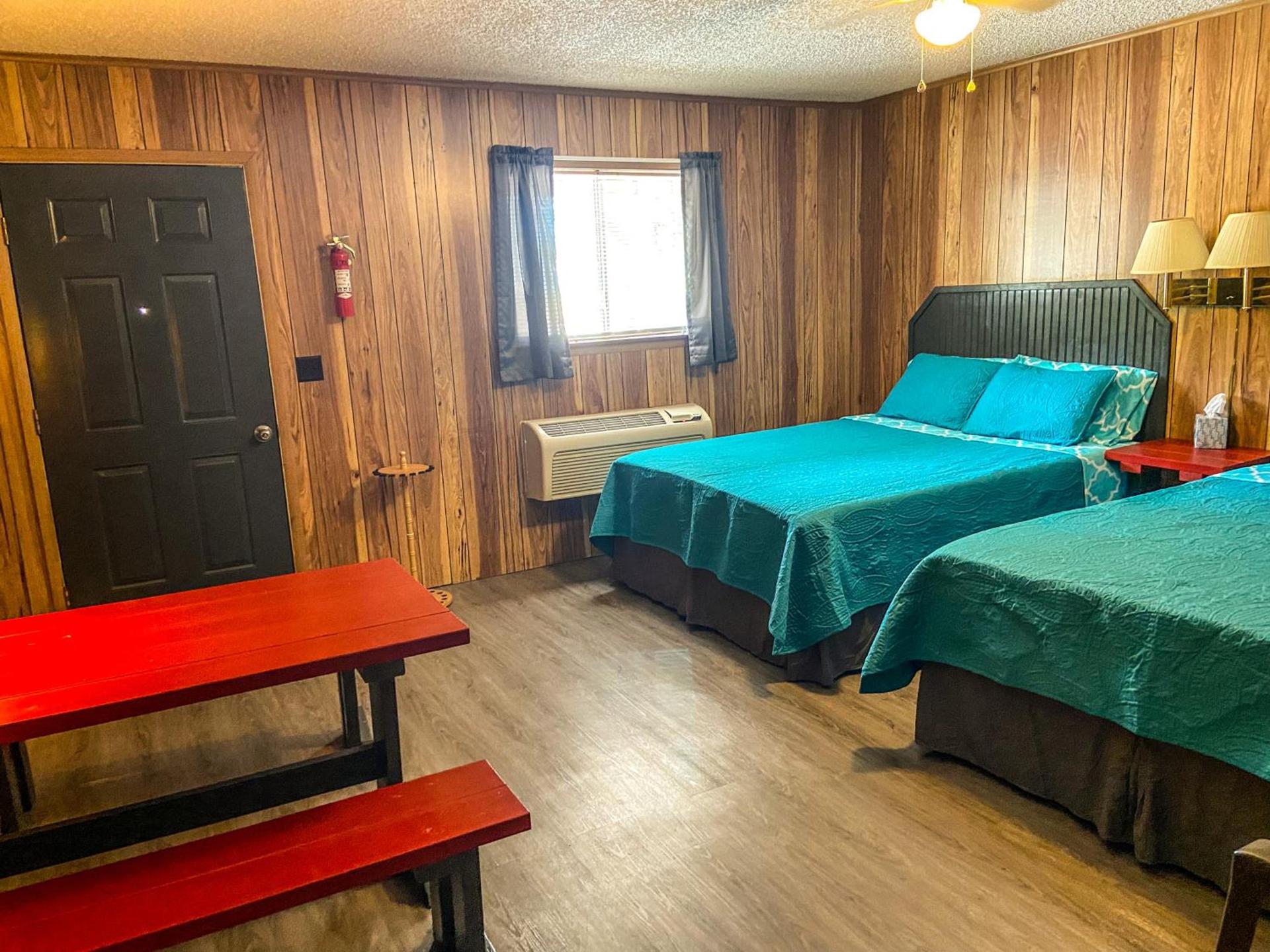 Reel Inn and Lodge photo 11