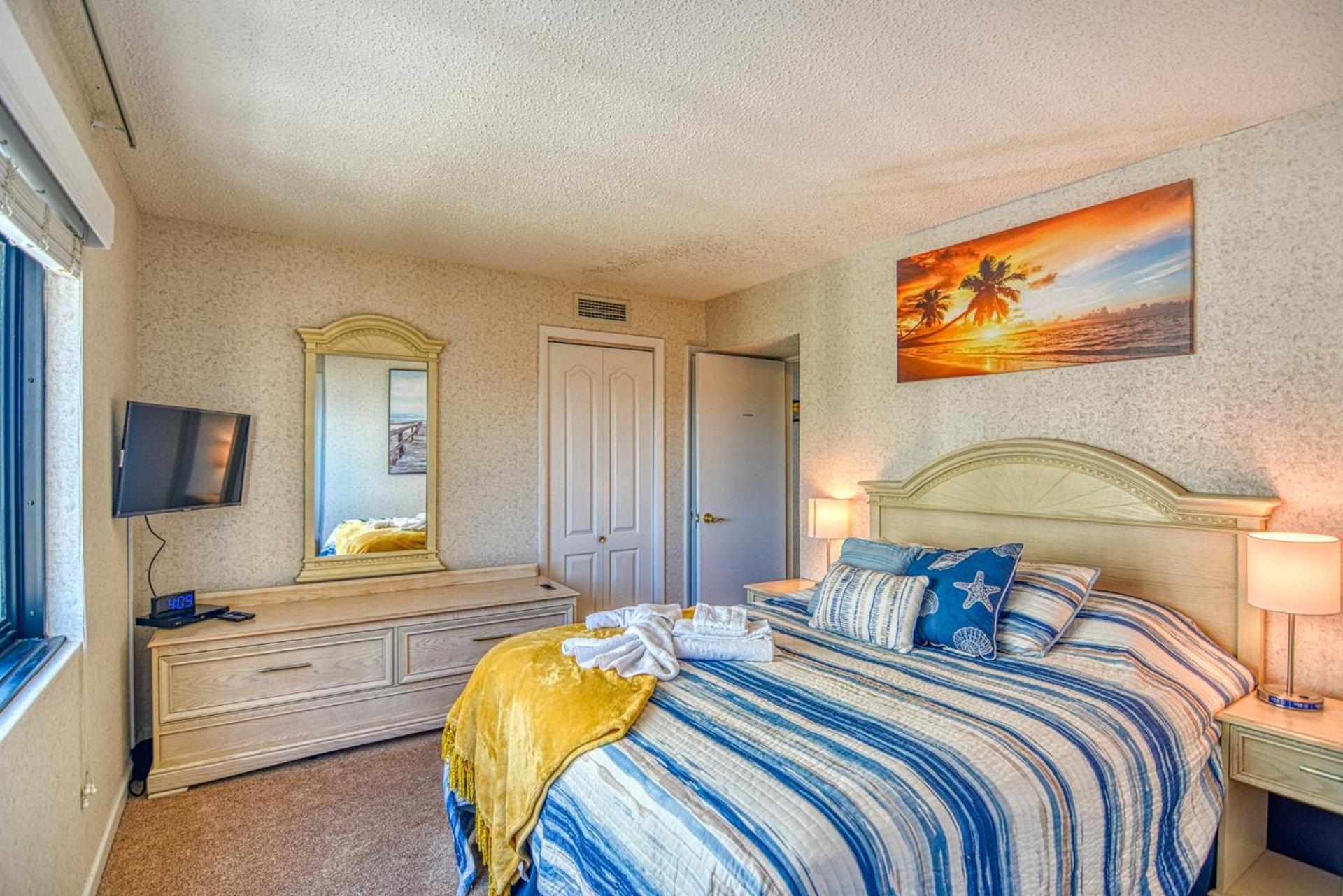 Ocean Front, Private Balconies photo 27