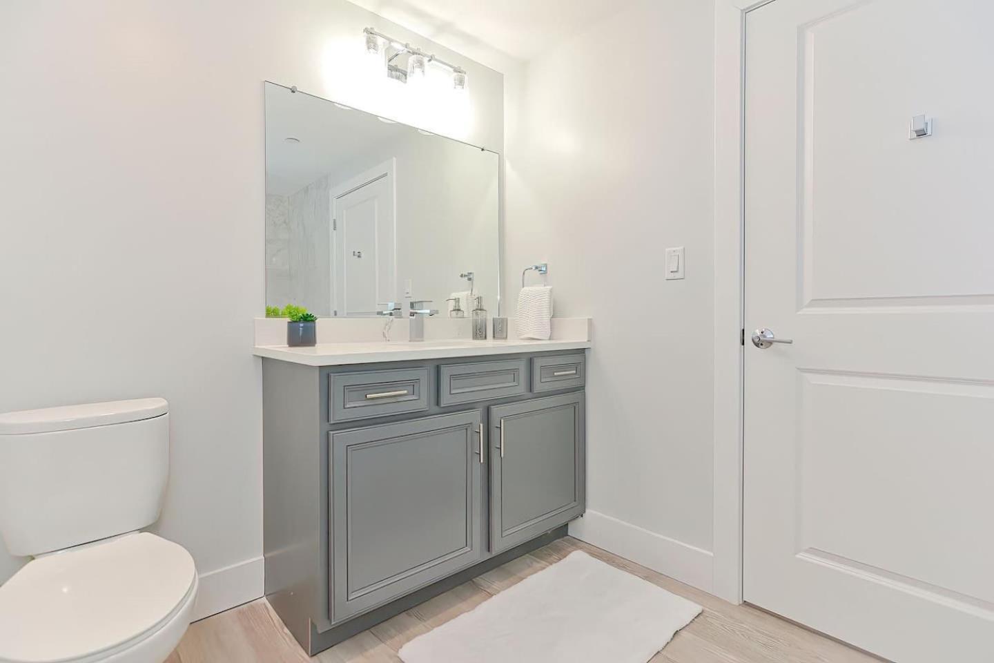 Harbourtown Suites on Plymouth Harbor photo 2