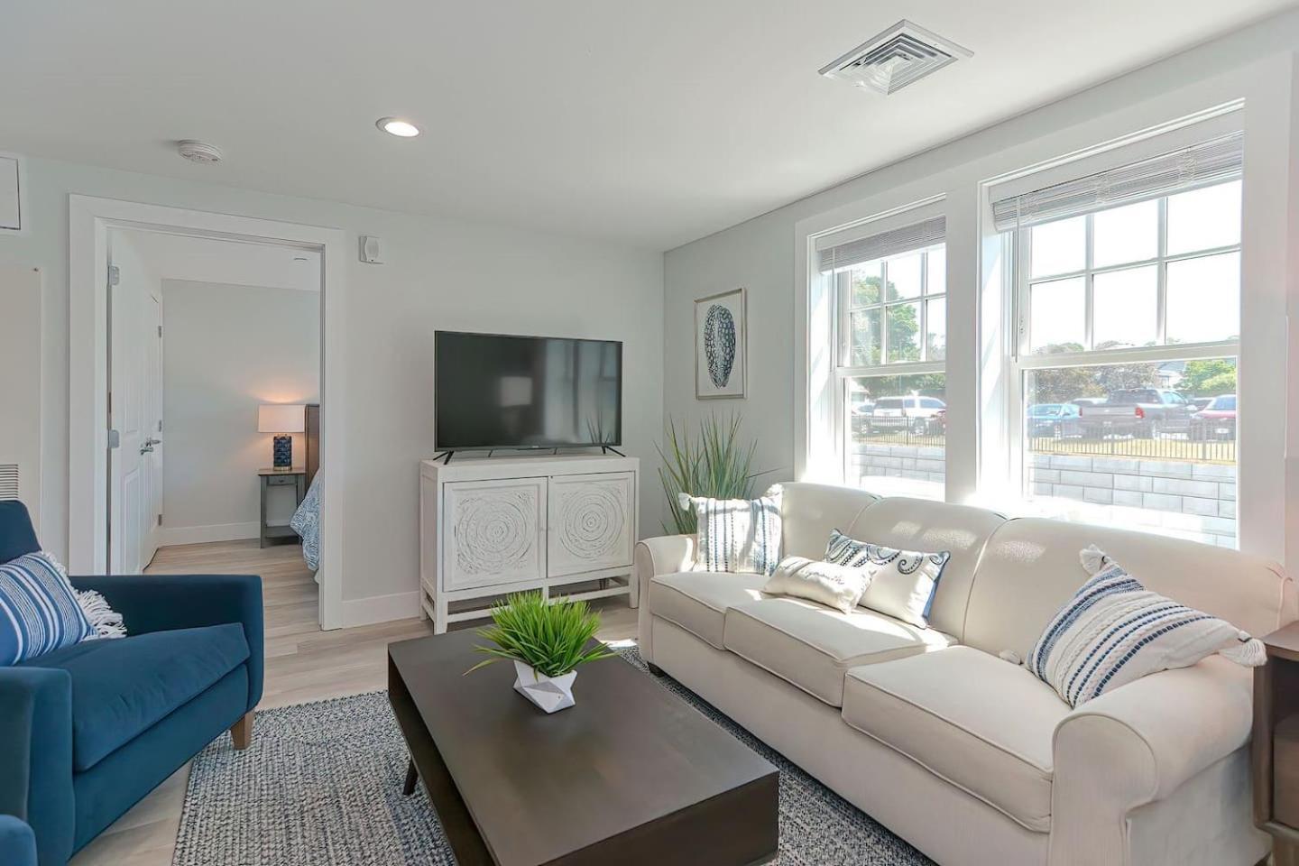 Harbourtown Suites on Plymouth Harbor photo 7