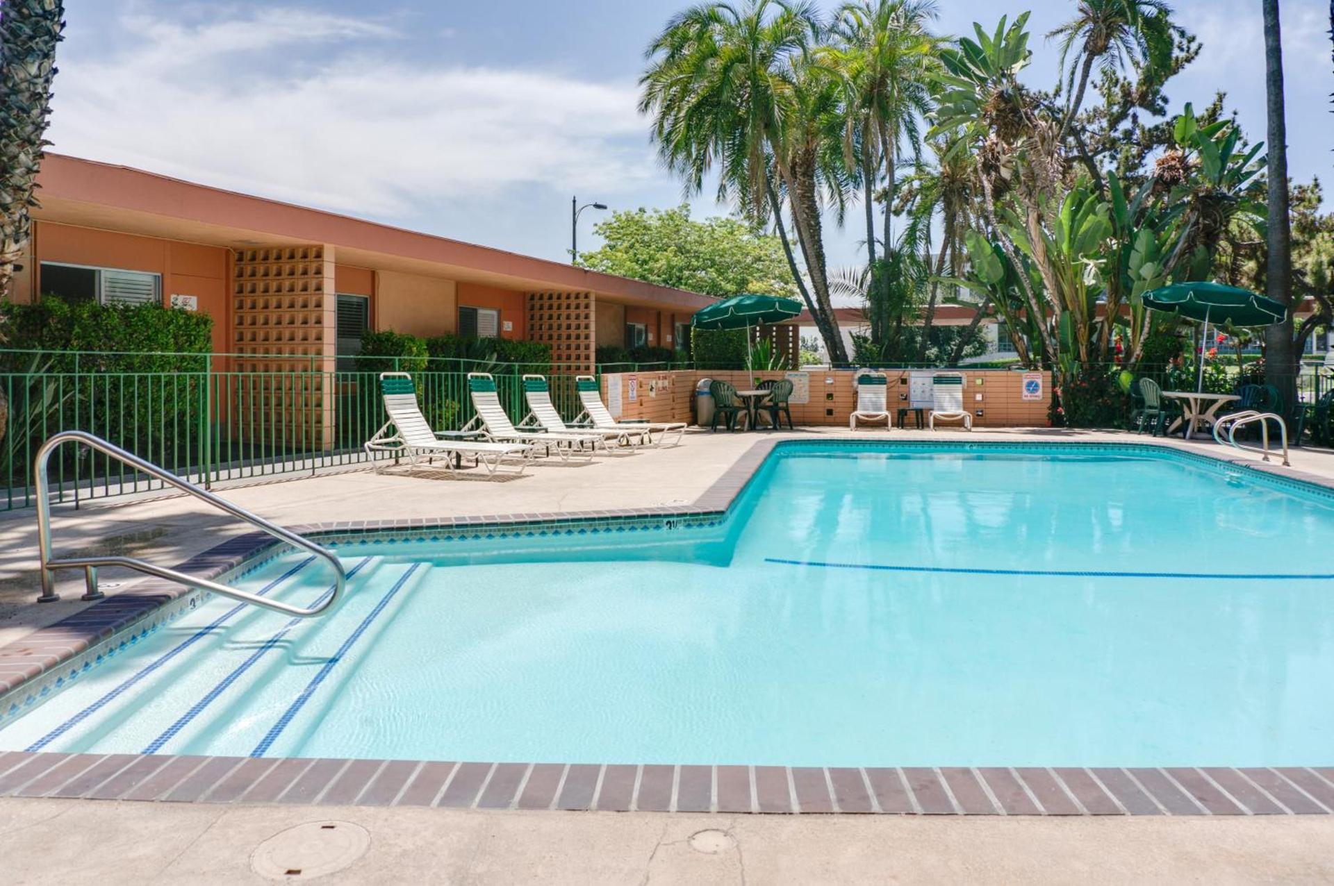 Saga Motor Hotel Pasadena photo 16