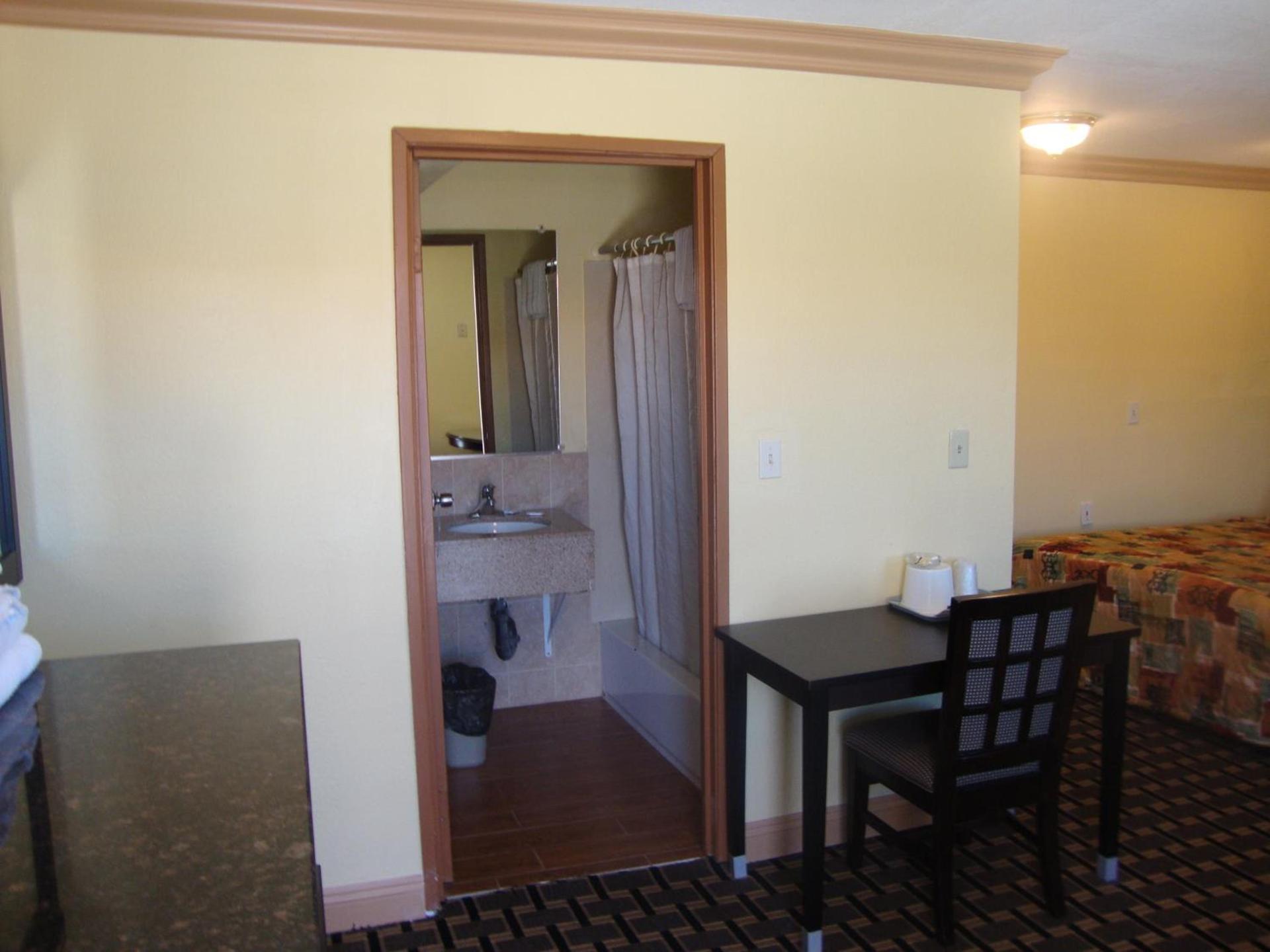 Glendora Motel photo 25