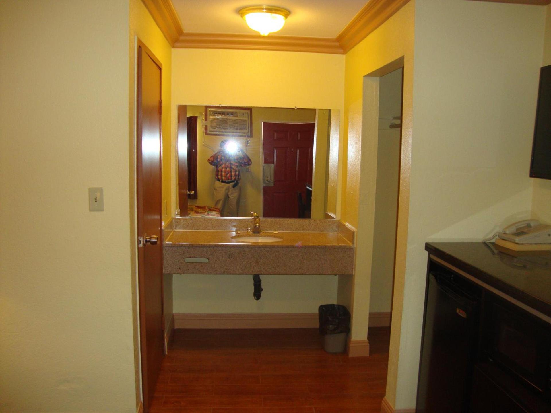 Glendora Motel photo 26