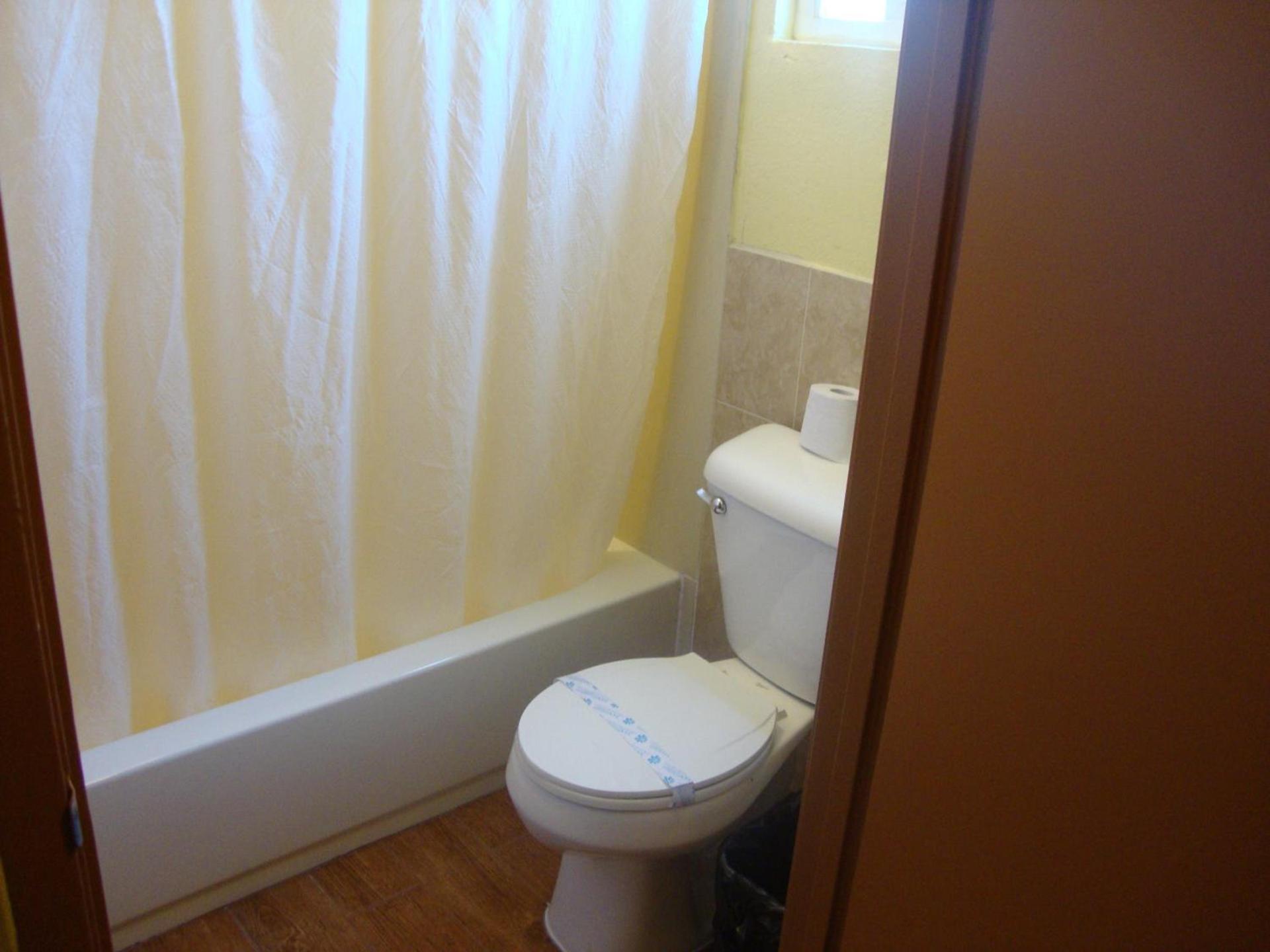 Glendora Motel photo 27