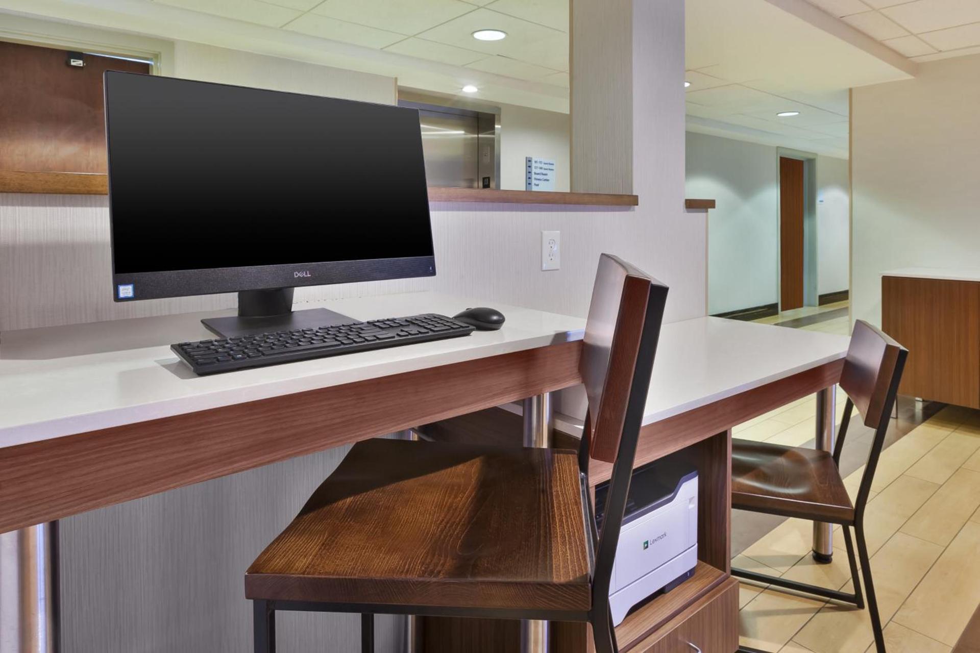 Holiday Inn Express - Waldorf by IHG photo 10