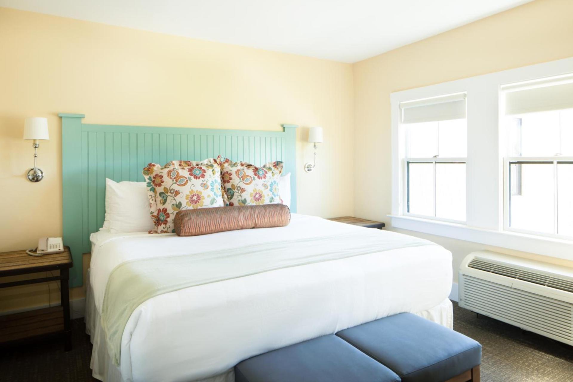 Colonial Inn photo 92