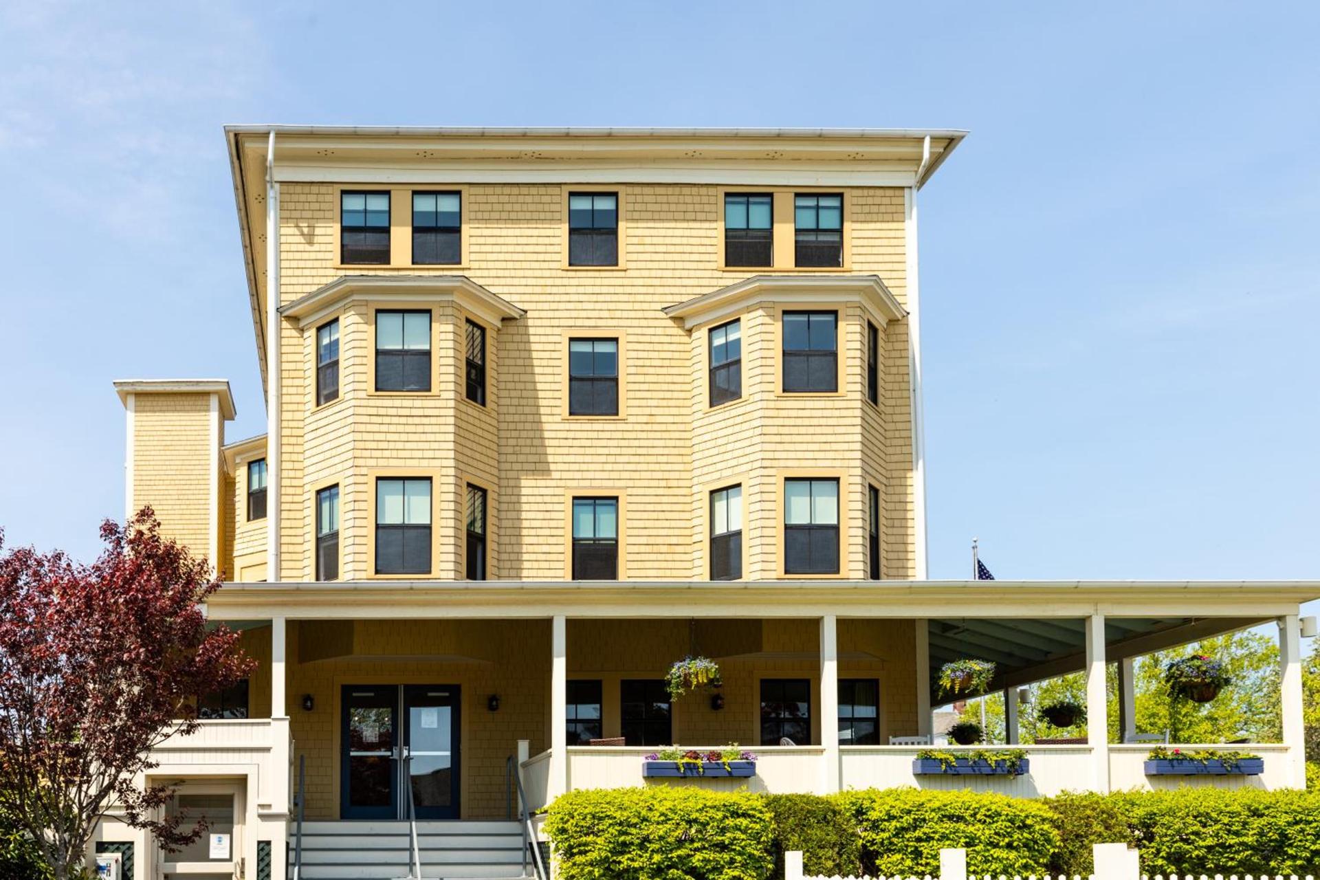 Colonial Inn photo 26