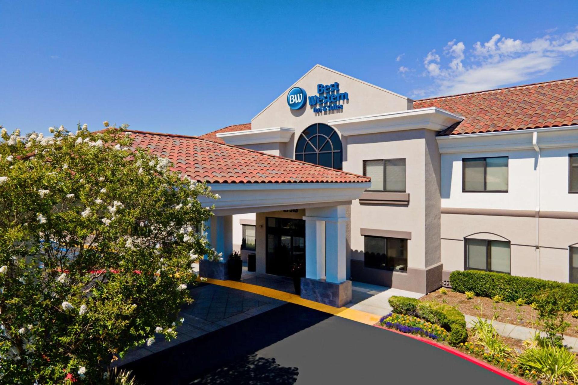Best Western Valencia/Six Flags Inn & Suites photo 10