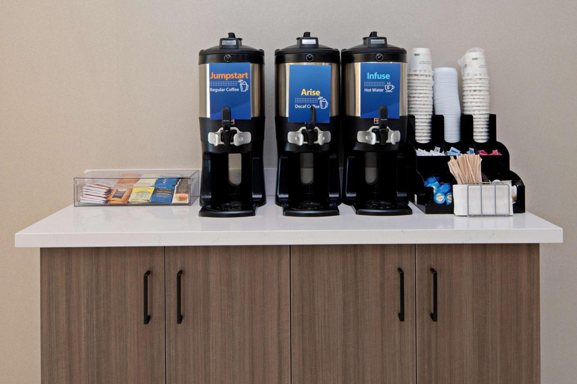 Best Western Valencia/Six Flags Inn & Suites photo 15