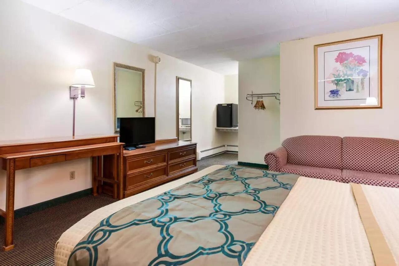 Royal Inn Clearfield photo 18