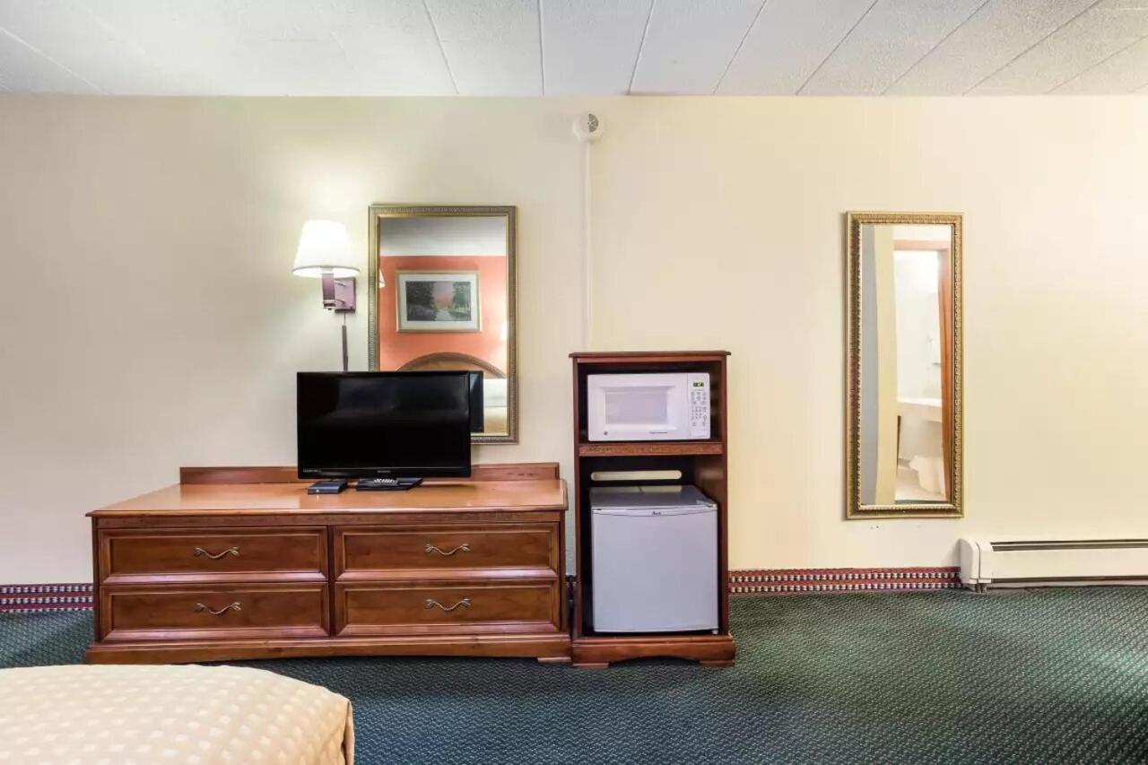 Royal Inn Clearfield photo 8