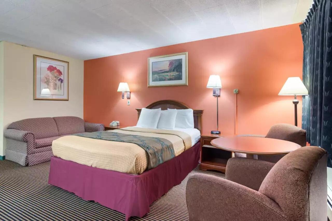 Royal Inn Clearfield photo 12
