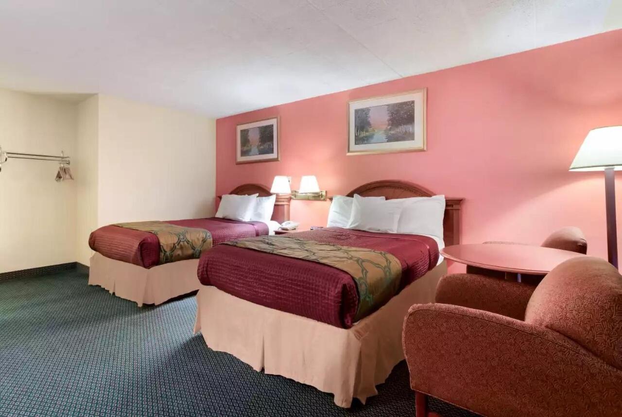 Royal Inn Clearfield photo 13