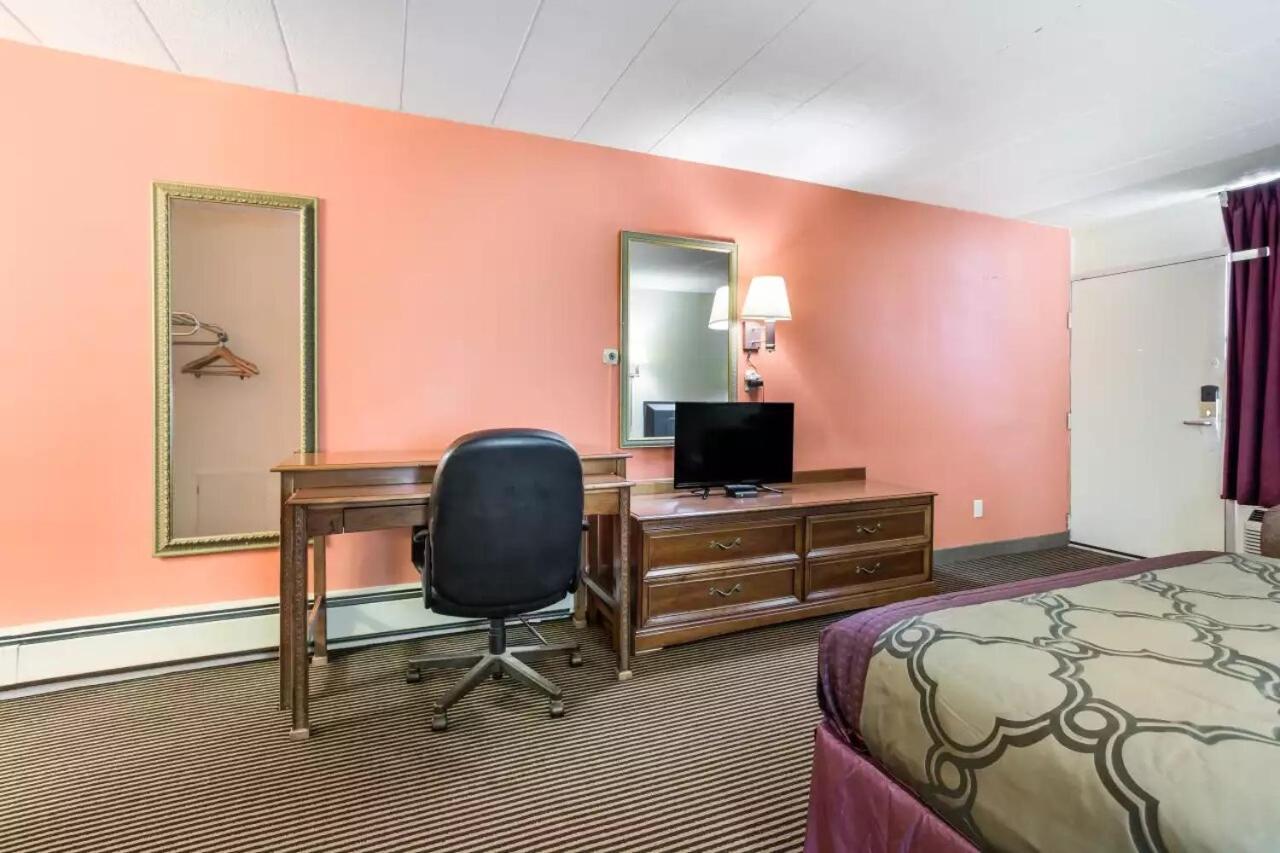 Royal Inn Clearfield photo 22
