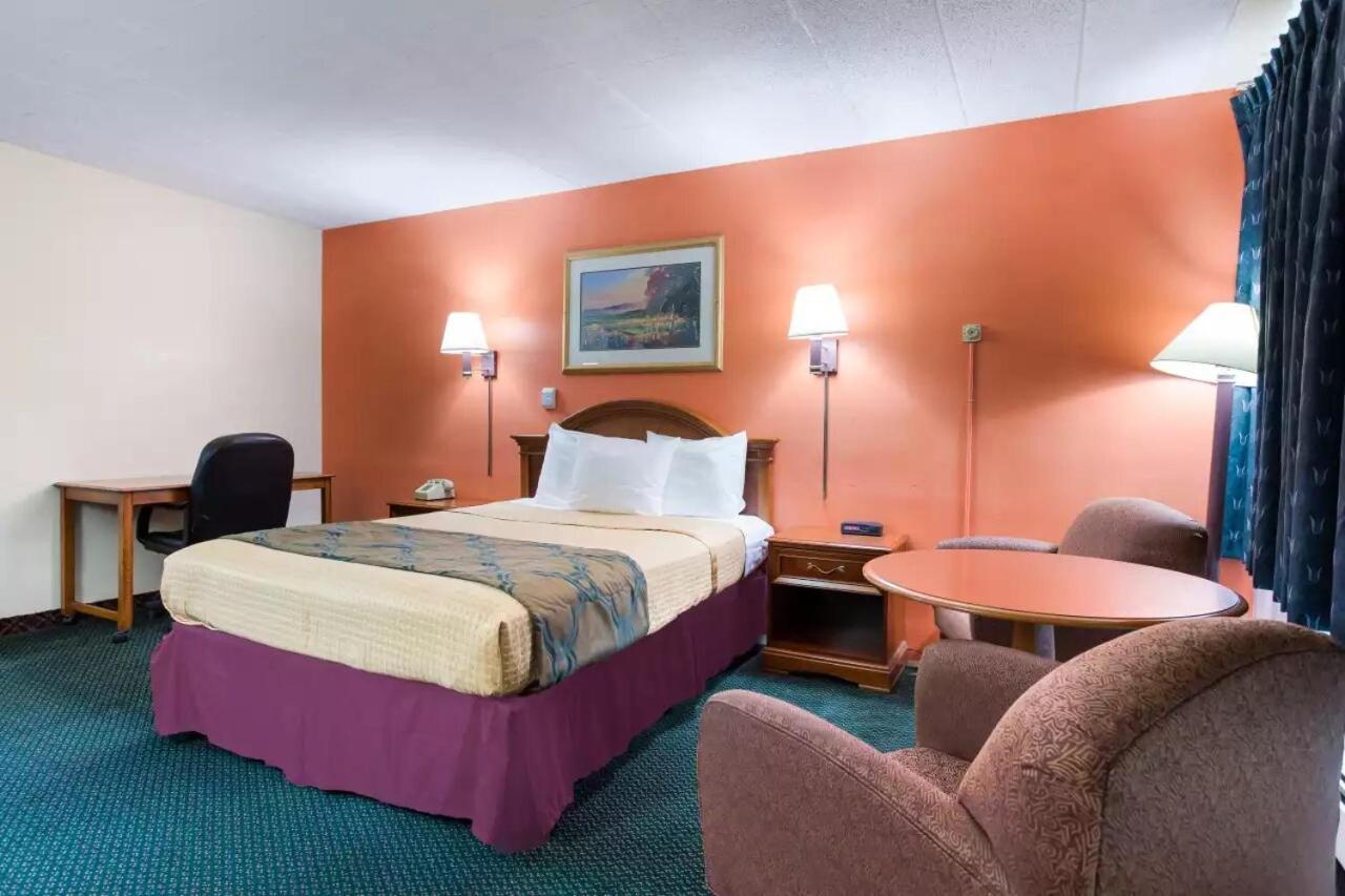 Royal Inn Clearfield photo 10