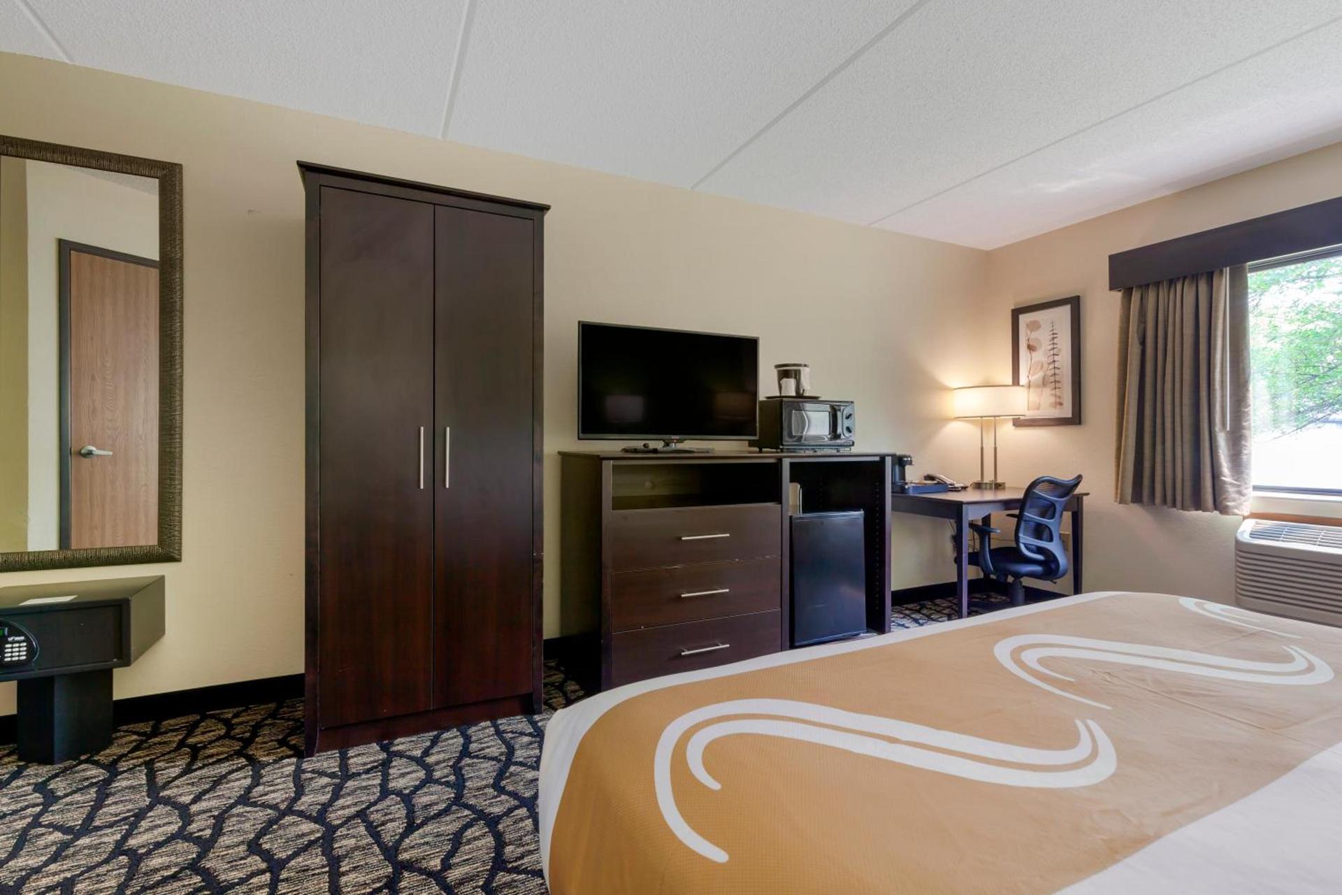 Quality Inn Oshkosh Aviation Park photo 43