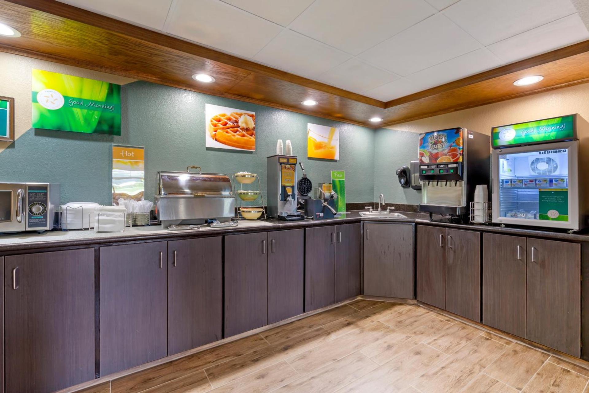 Quality Inn Oshkosh Aviation Park photo 42
