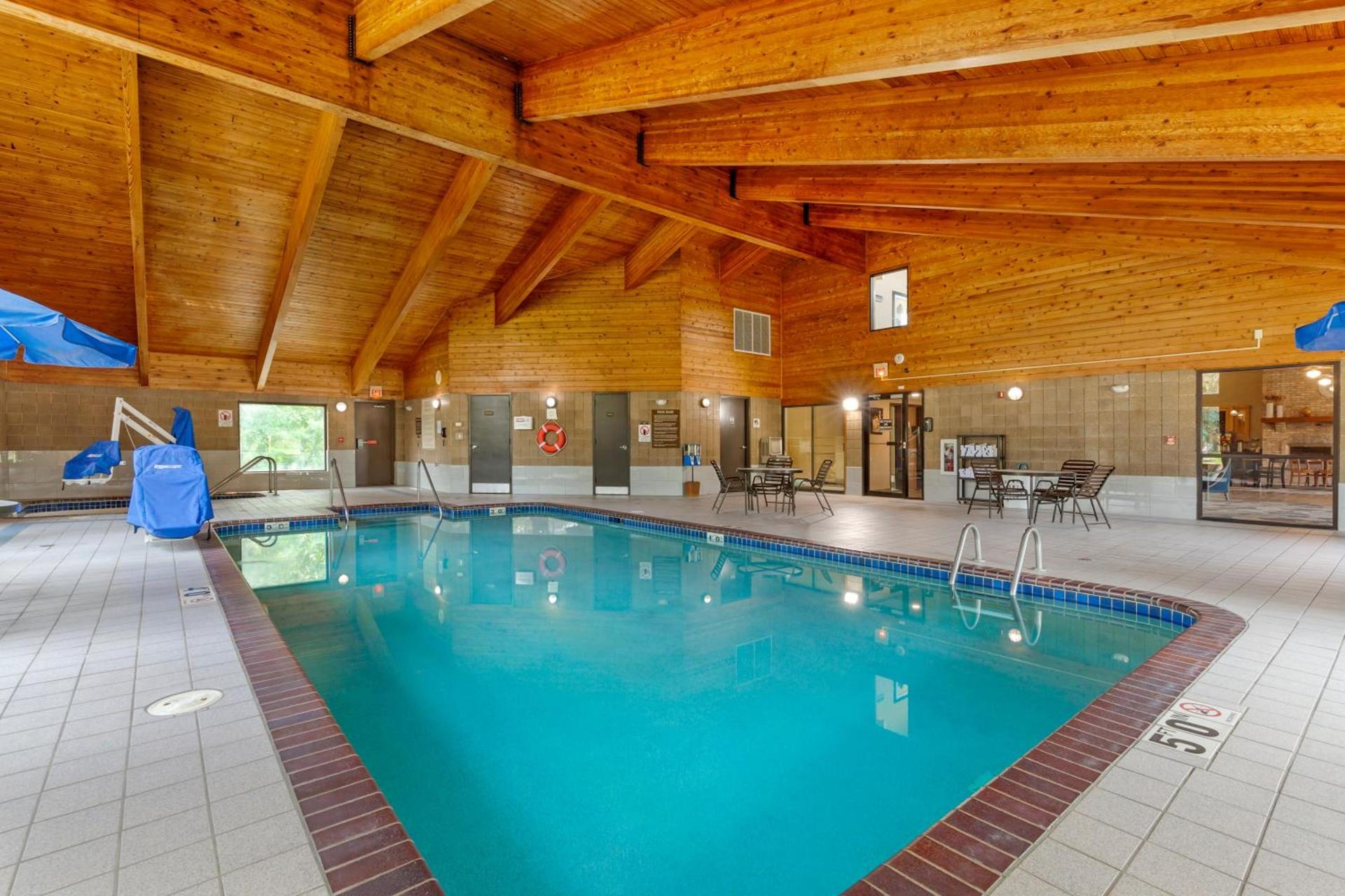 Quality Inn Oshkosh Aviation Park photo 62