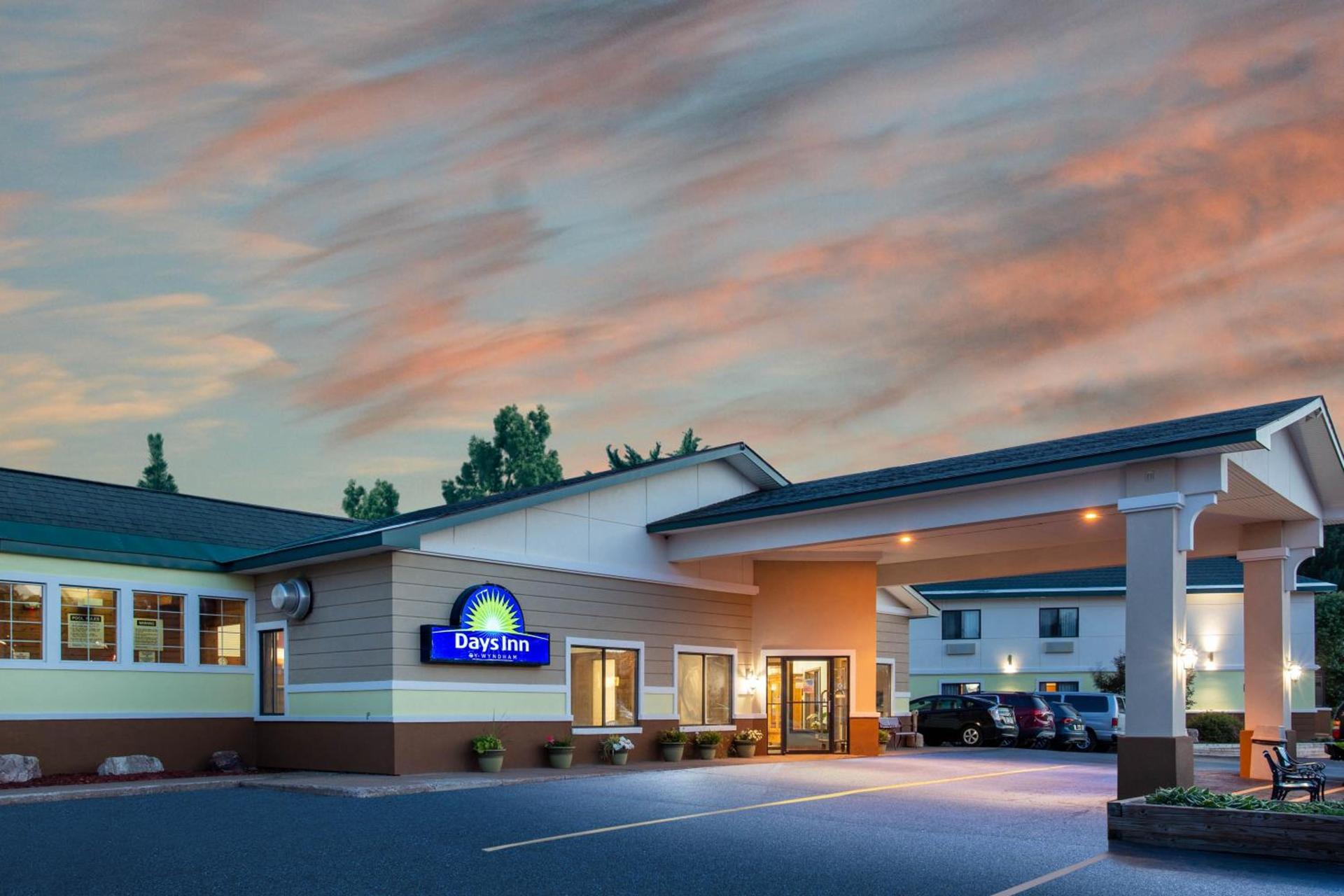 Days Inn by Wyndham Marquette photo 43