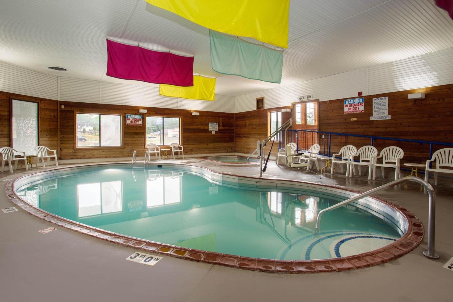 Days Inn by Wyndham Marquette photo 59