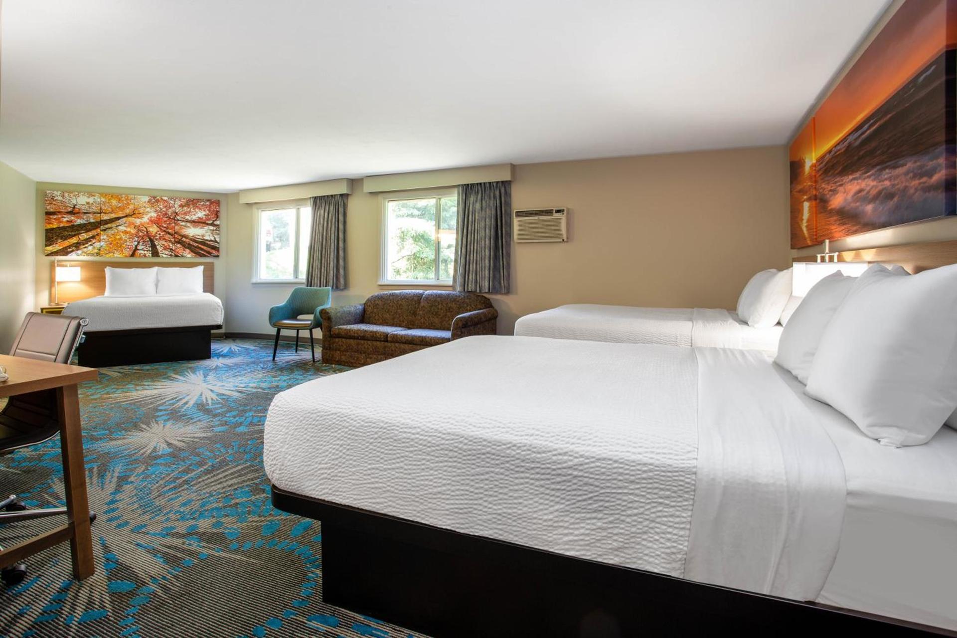 Days Inn by Wyndham Marquette photo 60