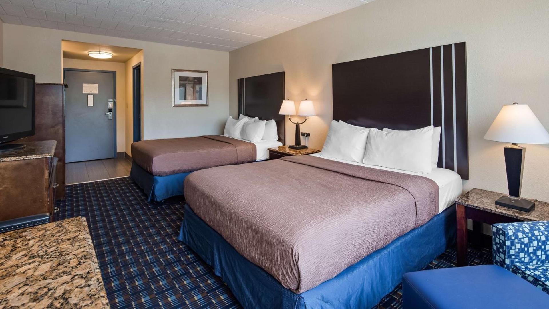 Best Western Plus Reading Inn & Suites photo 46