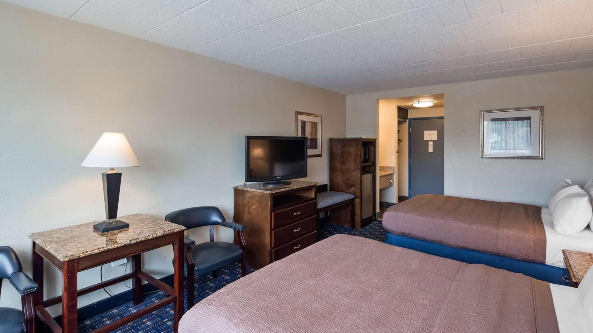 Best Western Plus Reading Inn & Suites photo 48
