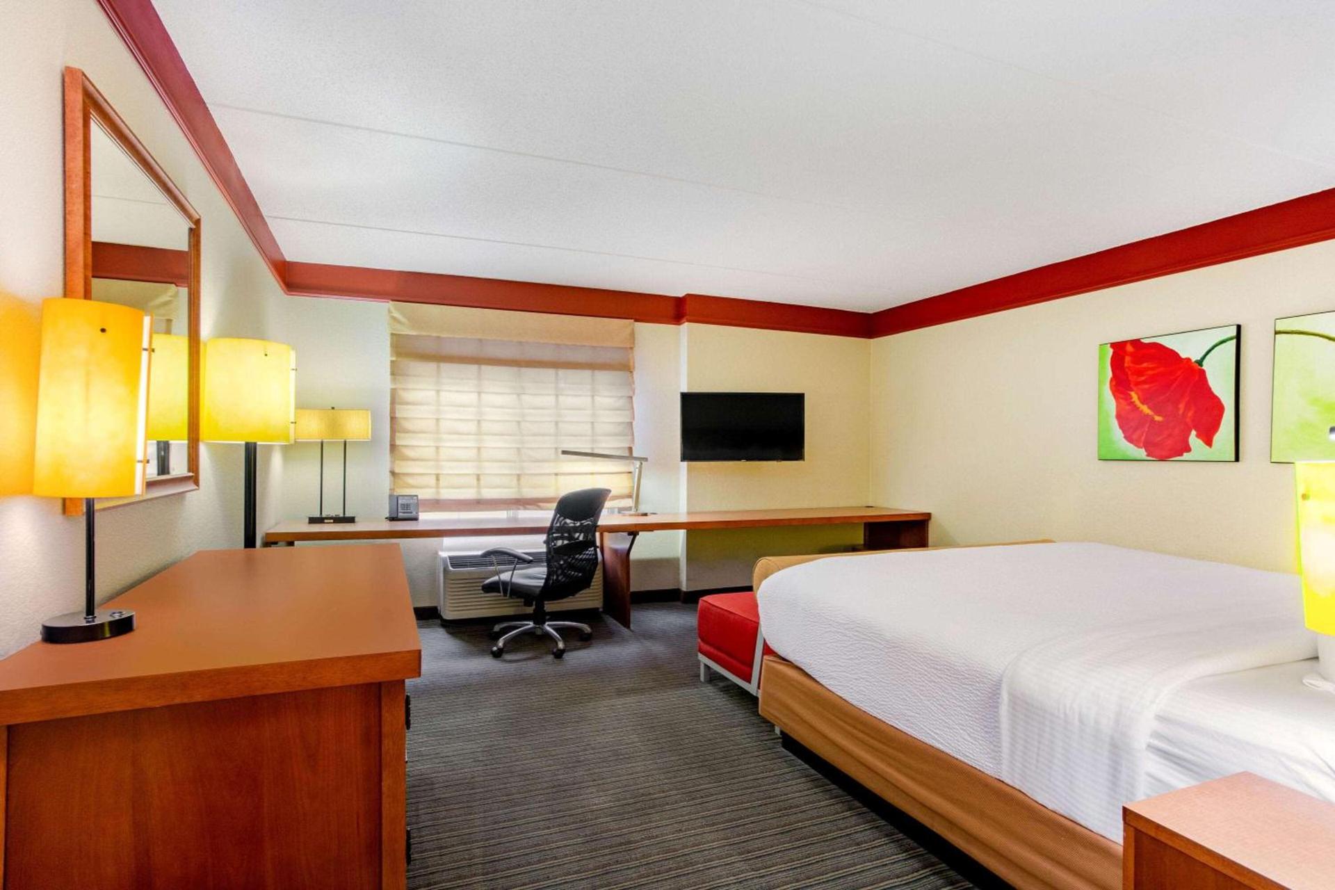 La Quinta by Wyndham Raleigh Crabtree photo 22