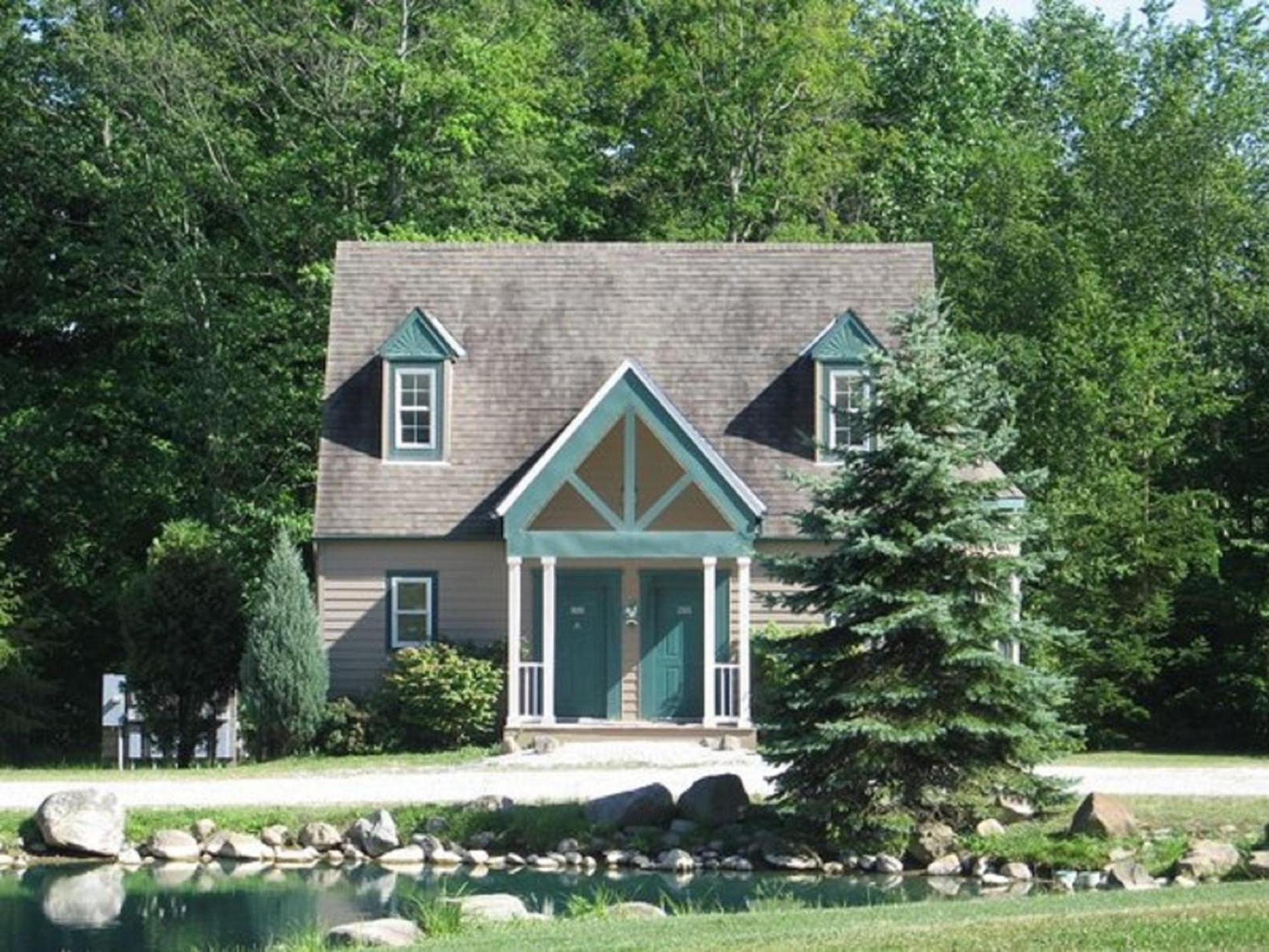 Spruce Hill Inn & Cottages photo 11