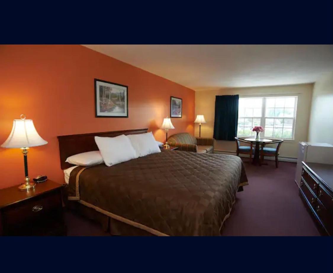 Coos Motor Inn photo 20