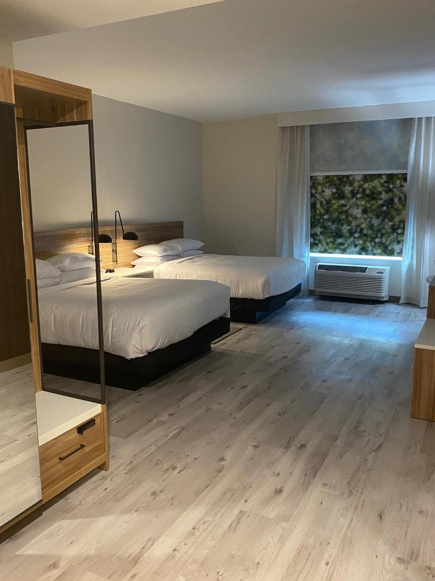 Wyndham Garden Orlando Airport - Free Airport Shuttle photo 31
