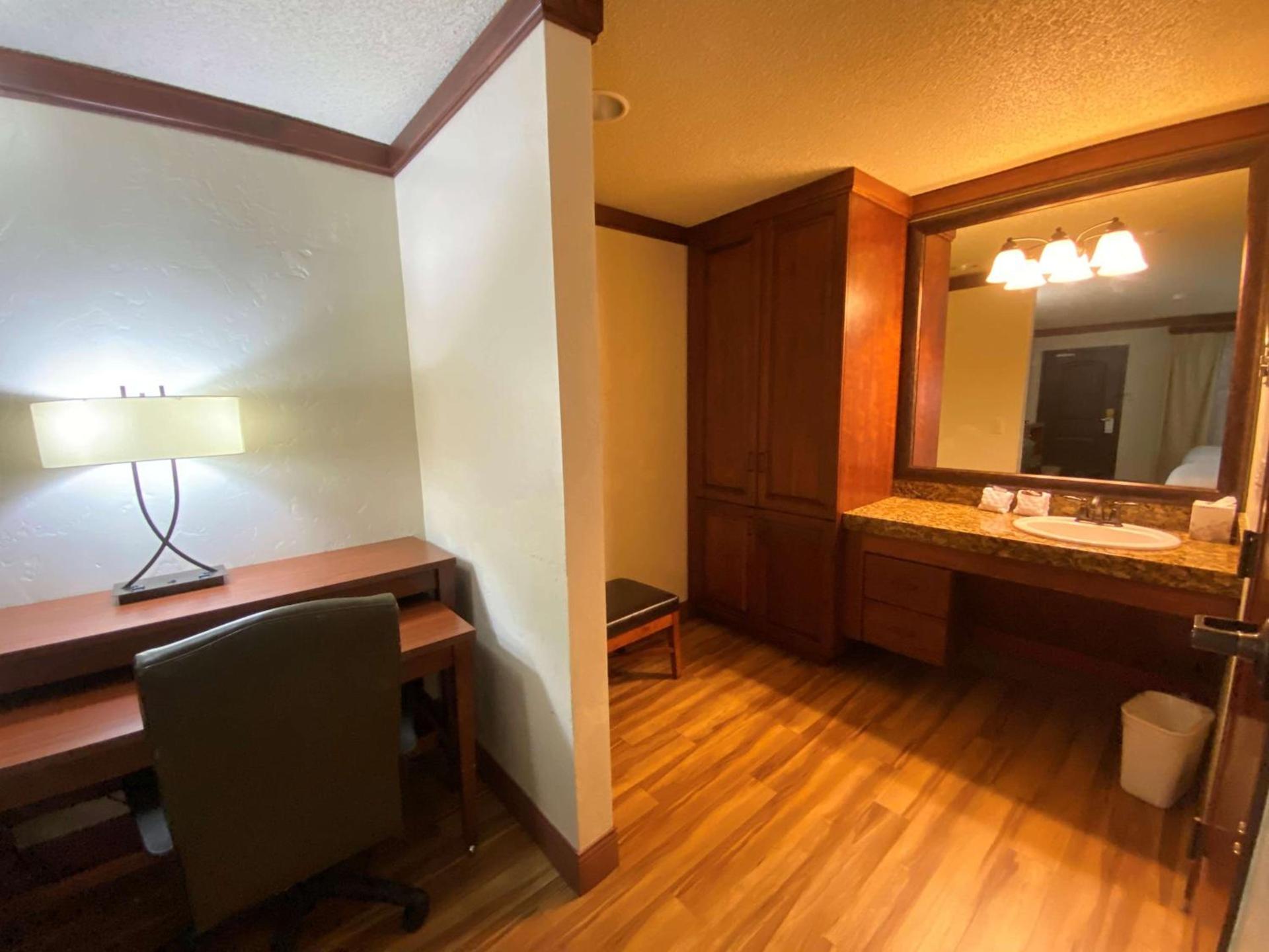 Best Western Plus Greenwell Inn photo 32