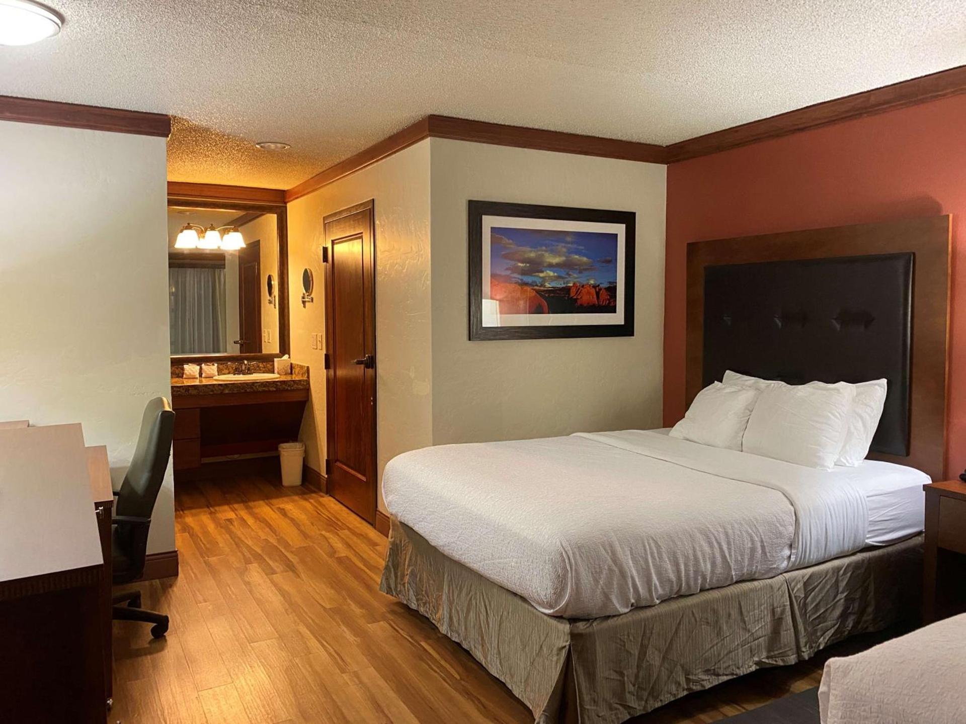 Best Western Plus Greenwell Inn photo 33
