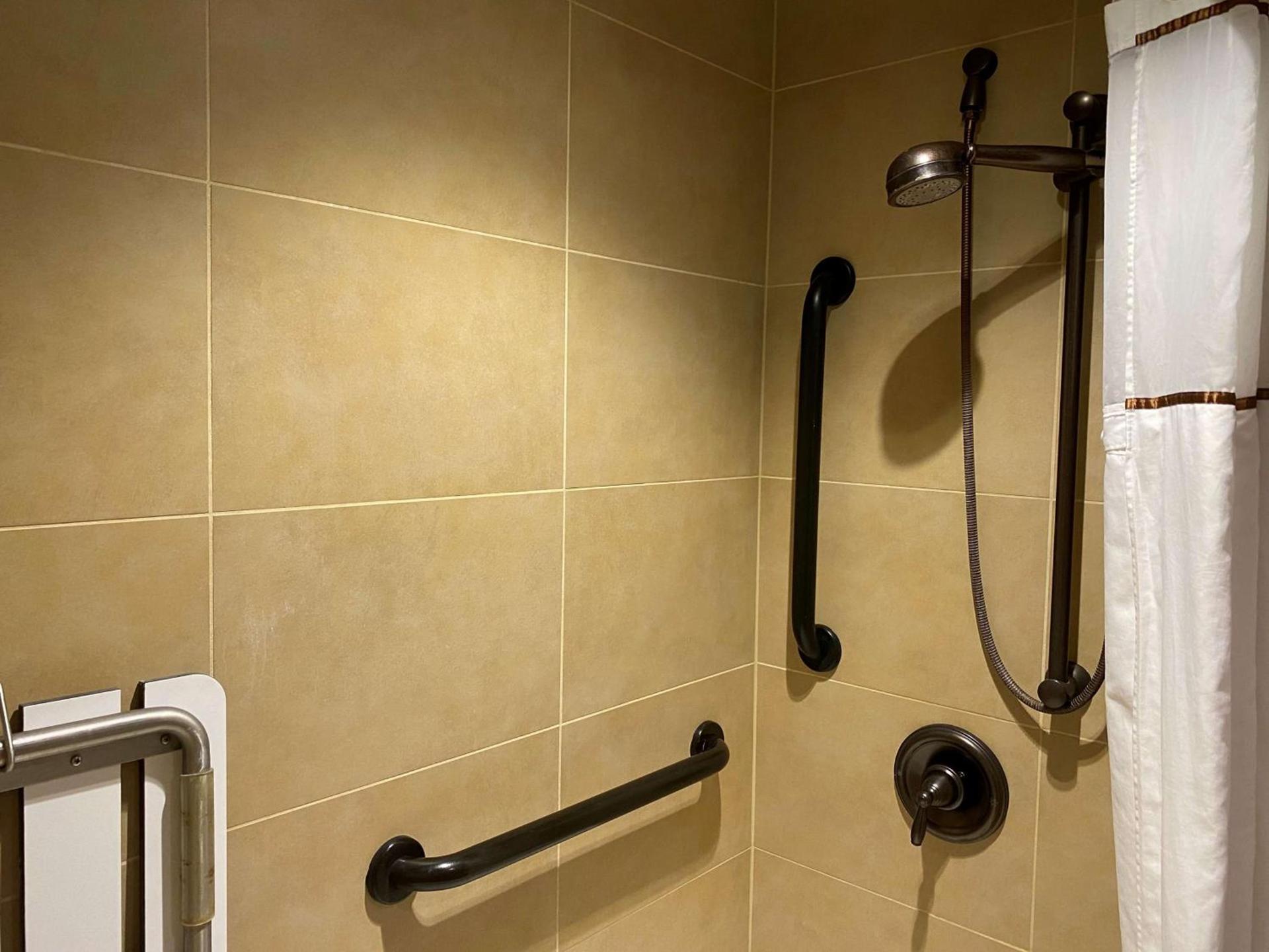 Best Western Plus Greenwell Inn photo 39