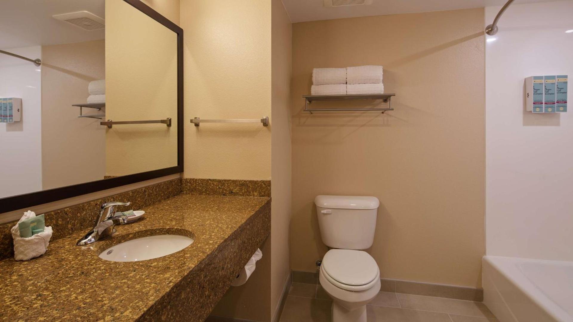 Best Western Bronco Inn photo 16