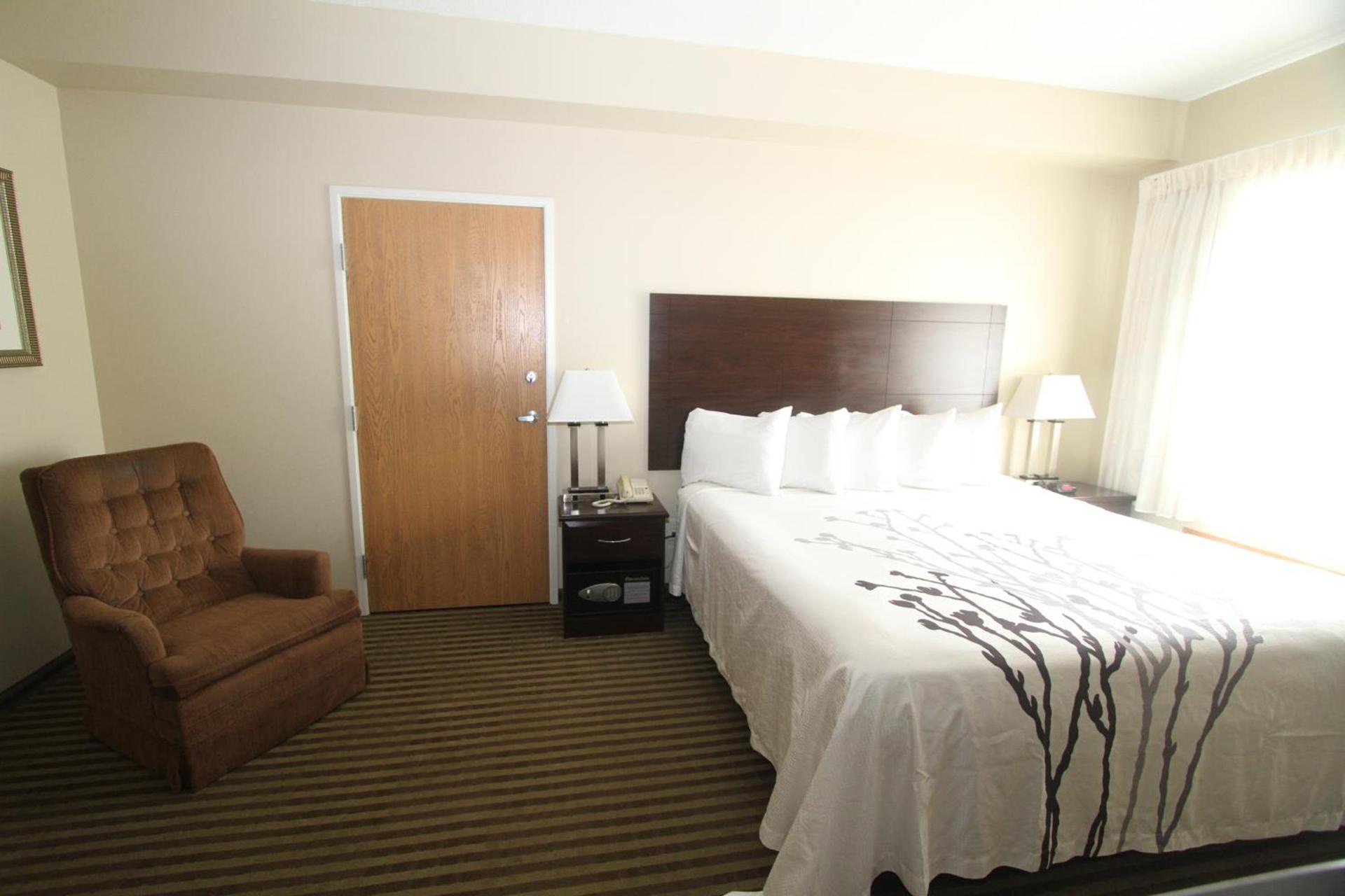 Bowman Inn and Suites photo 17