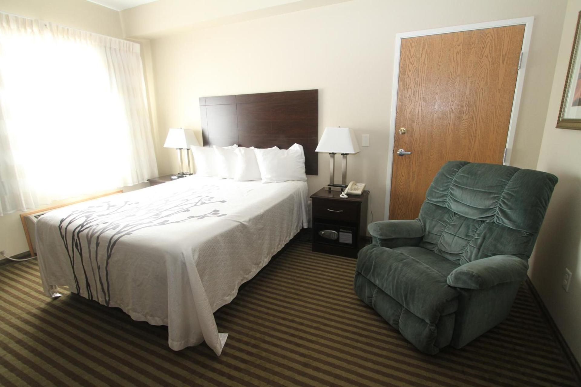 Bowman Inn and Suites photo 26