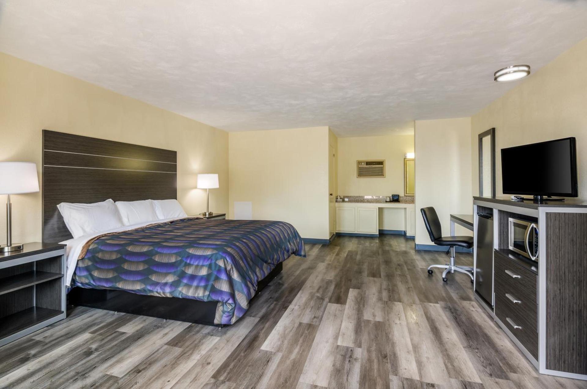 Alpine Motel photo 18