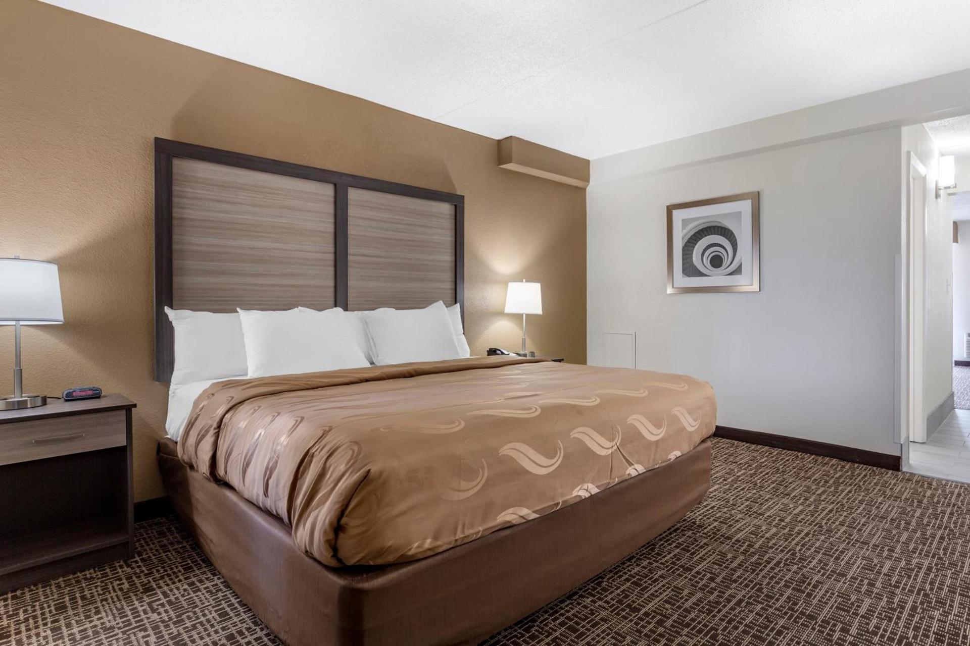 Quality Inn & Suites Spring Lake - Fayetteville near Fort Bragg photo 98